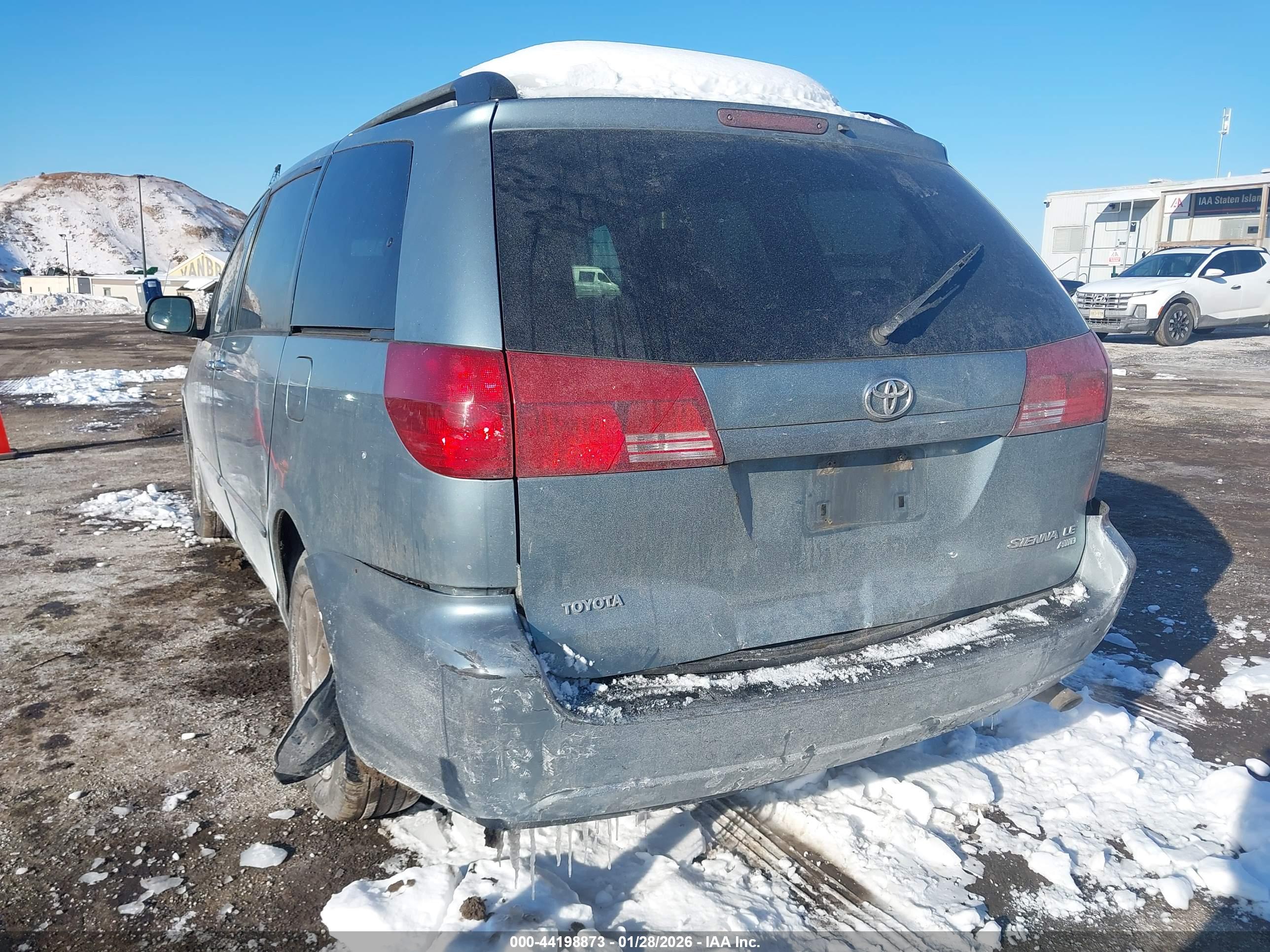TOYOTA SIENNA image 6