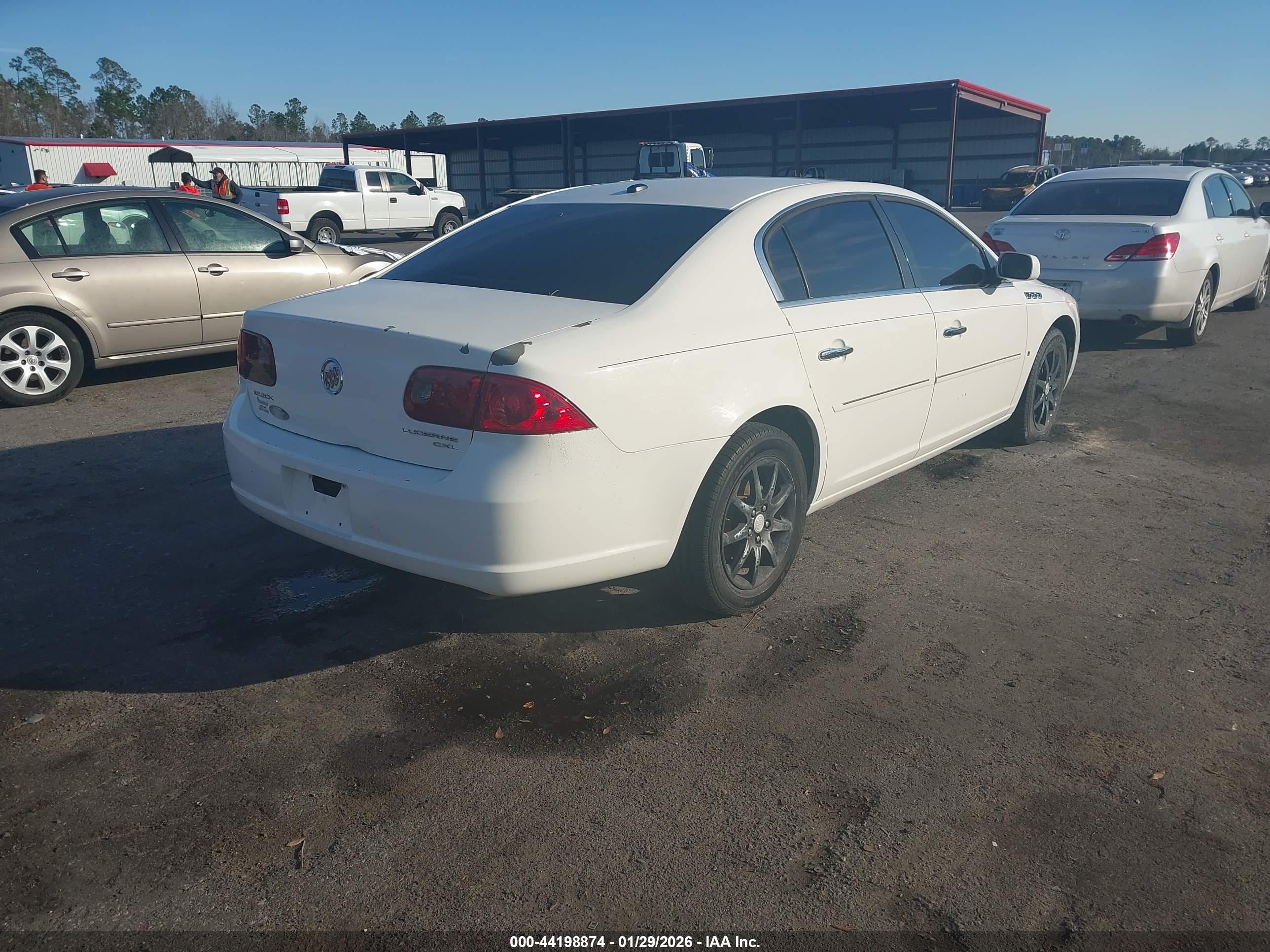 BUICK LUCERNE image 4