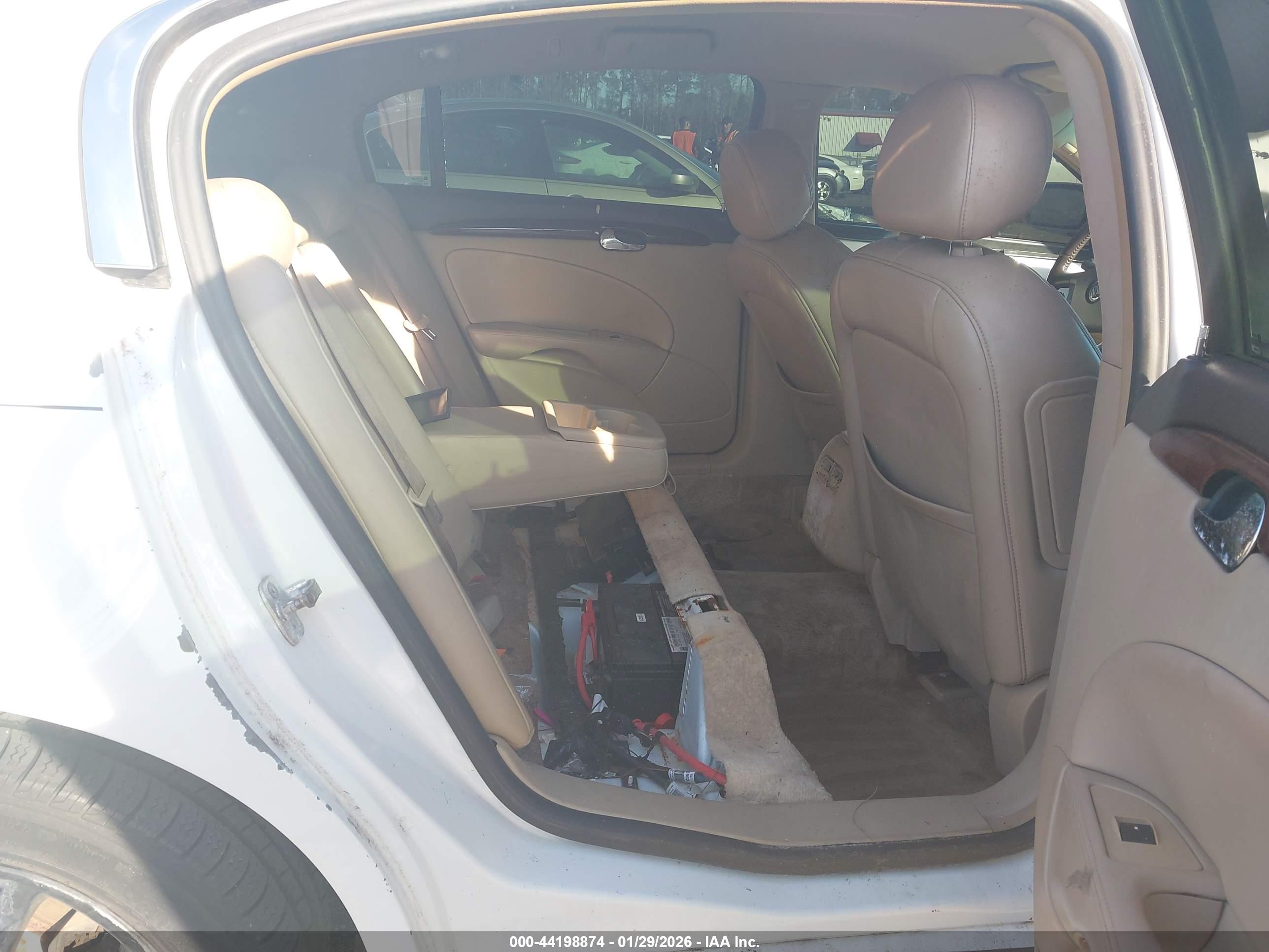 BUICK LUCERNE image 8