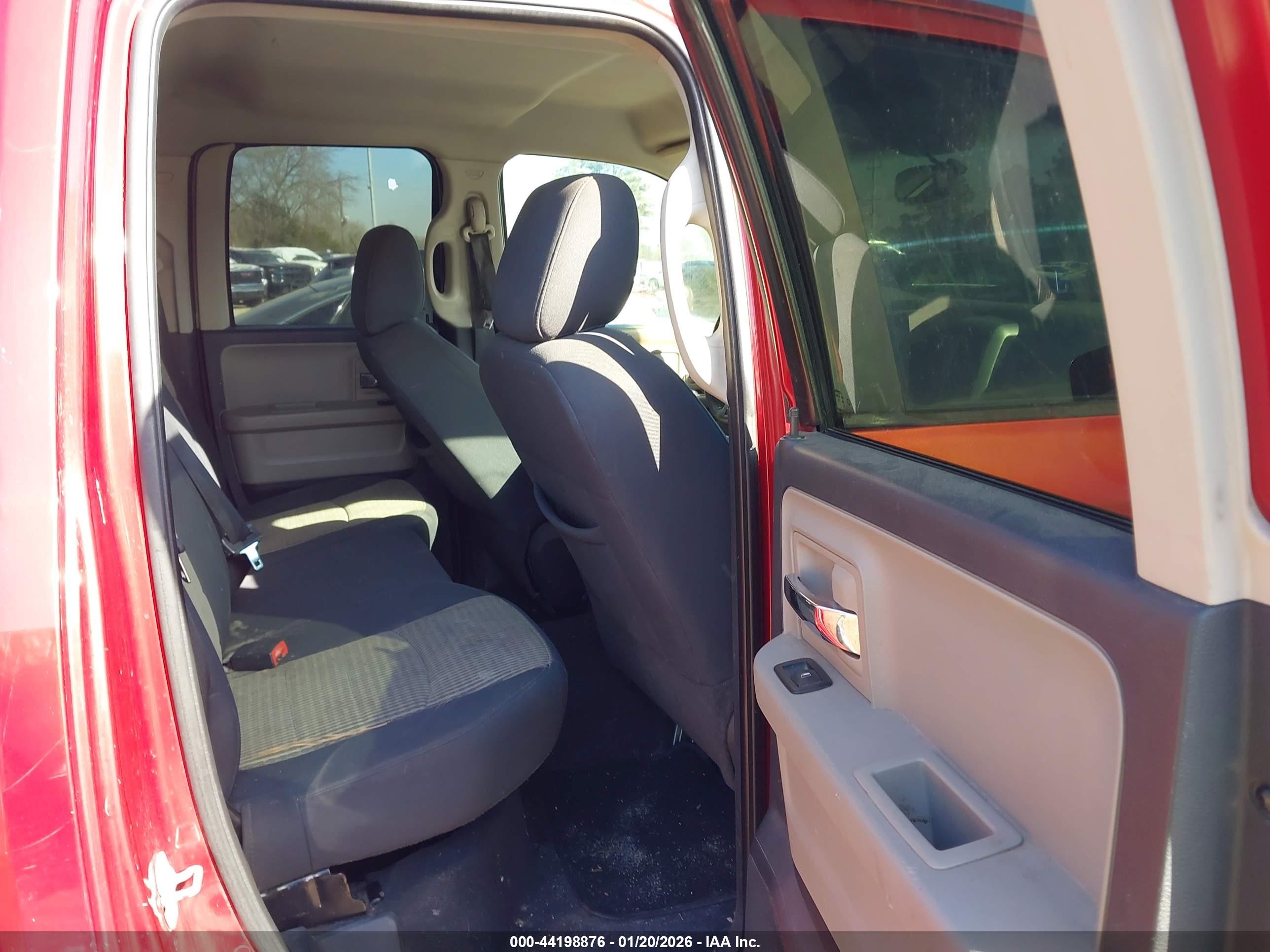 DODGE RAM image 8