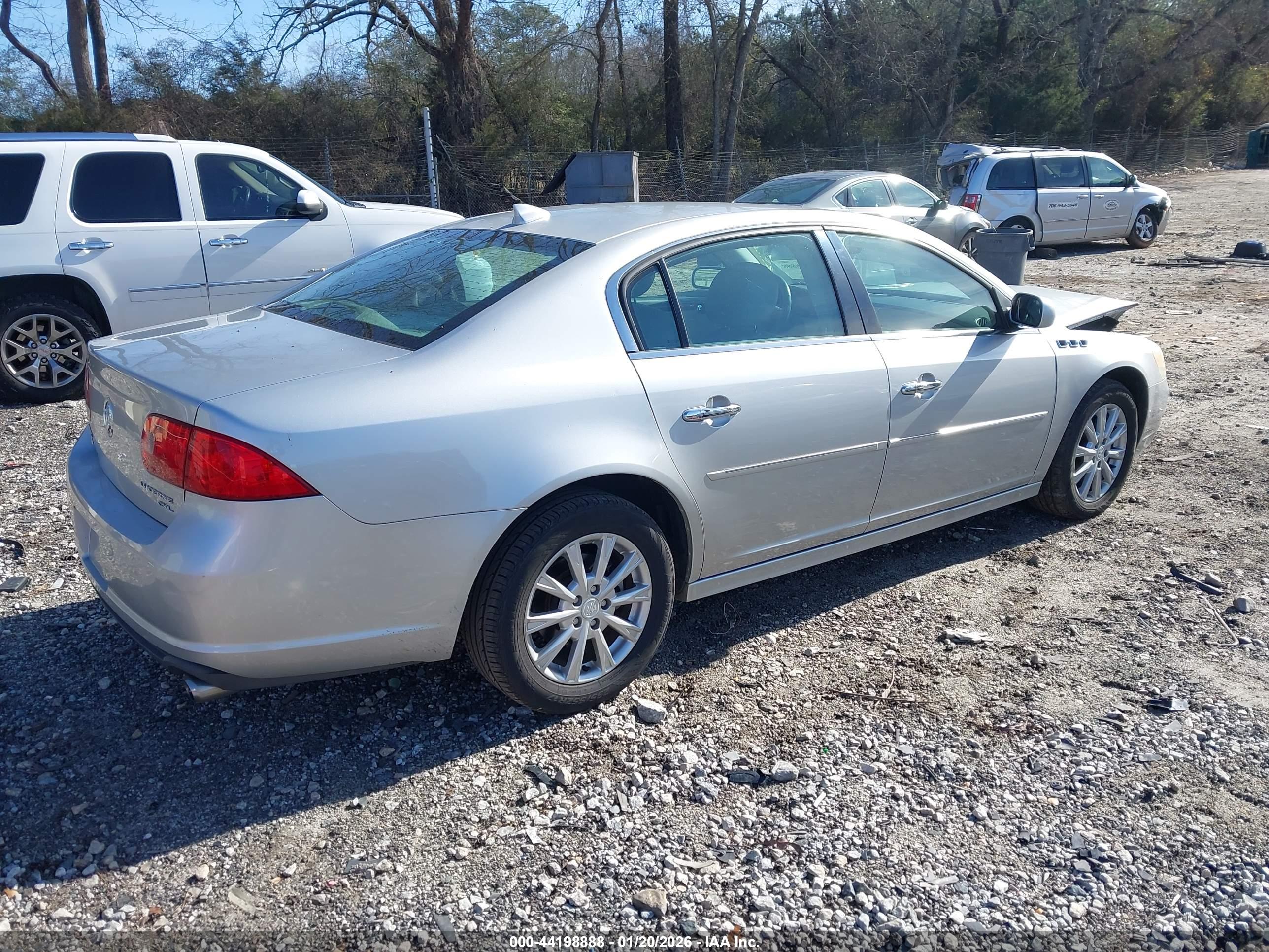 BUICK LUCERNE image 4
