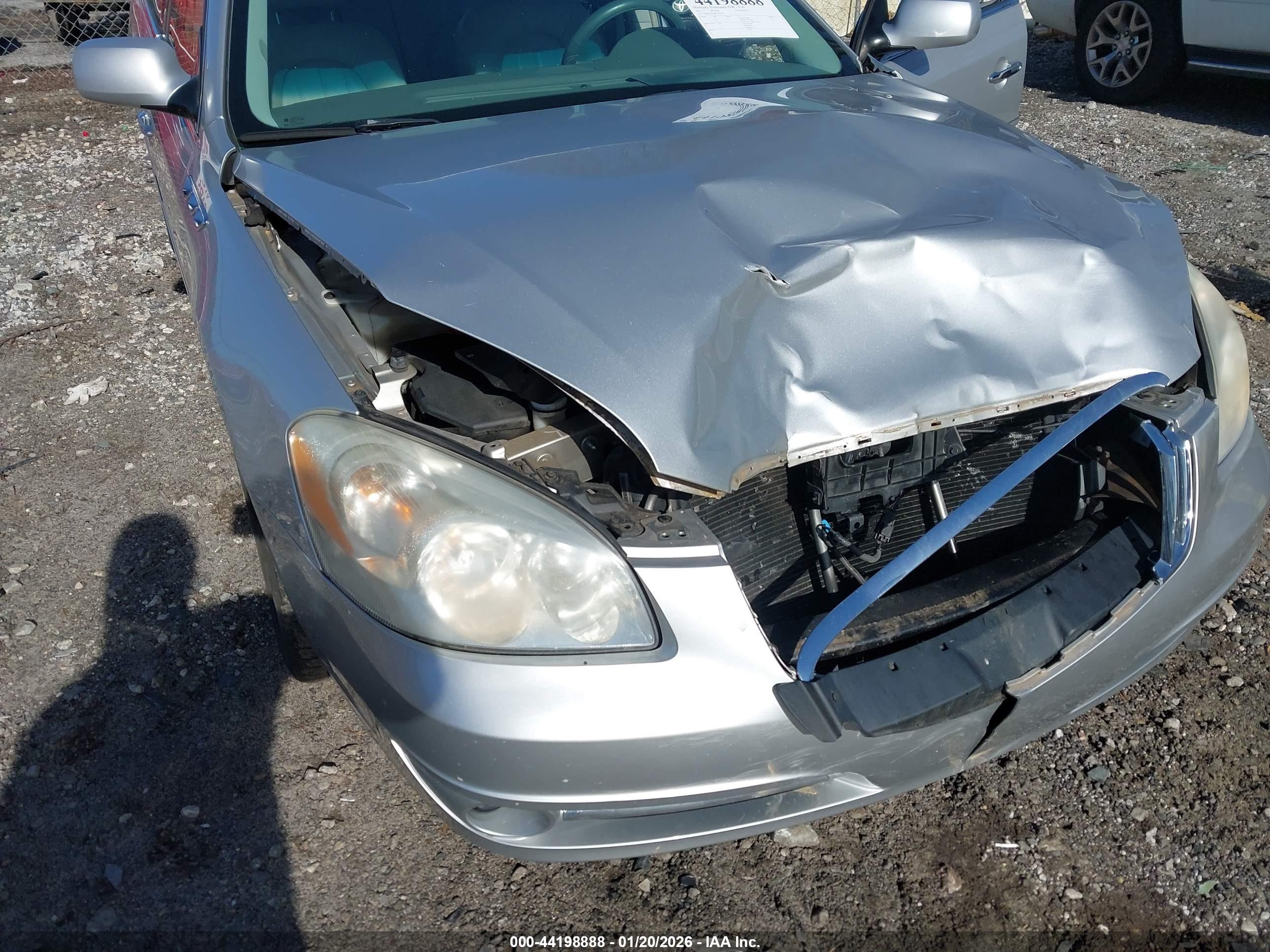 BUICK LUCERNE image 6
