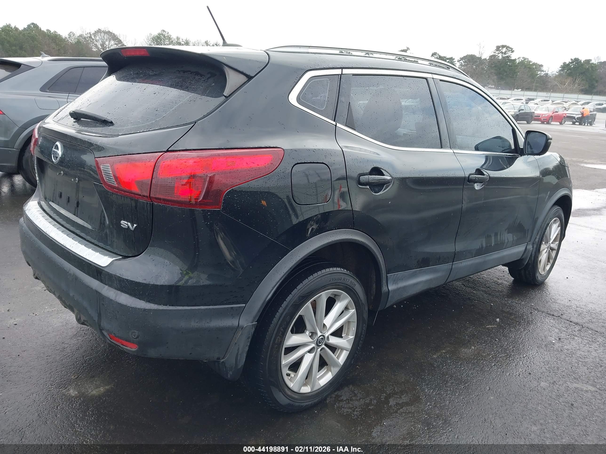 NISSAN ROGUE image 4