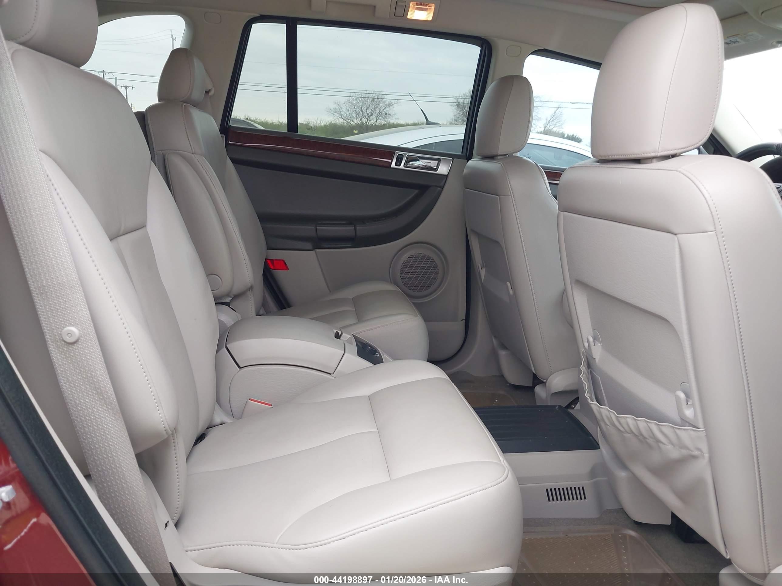CHRYSLER PACIFICA image 8