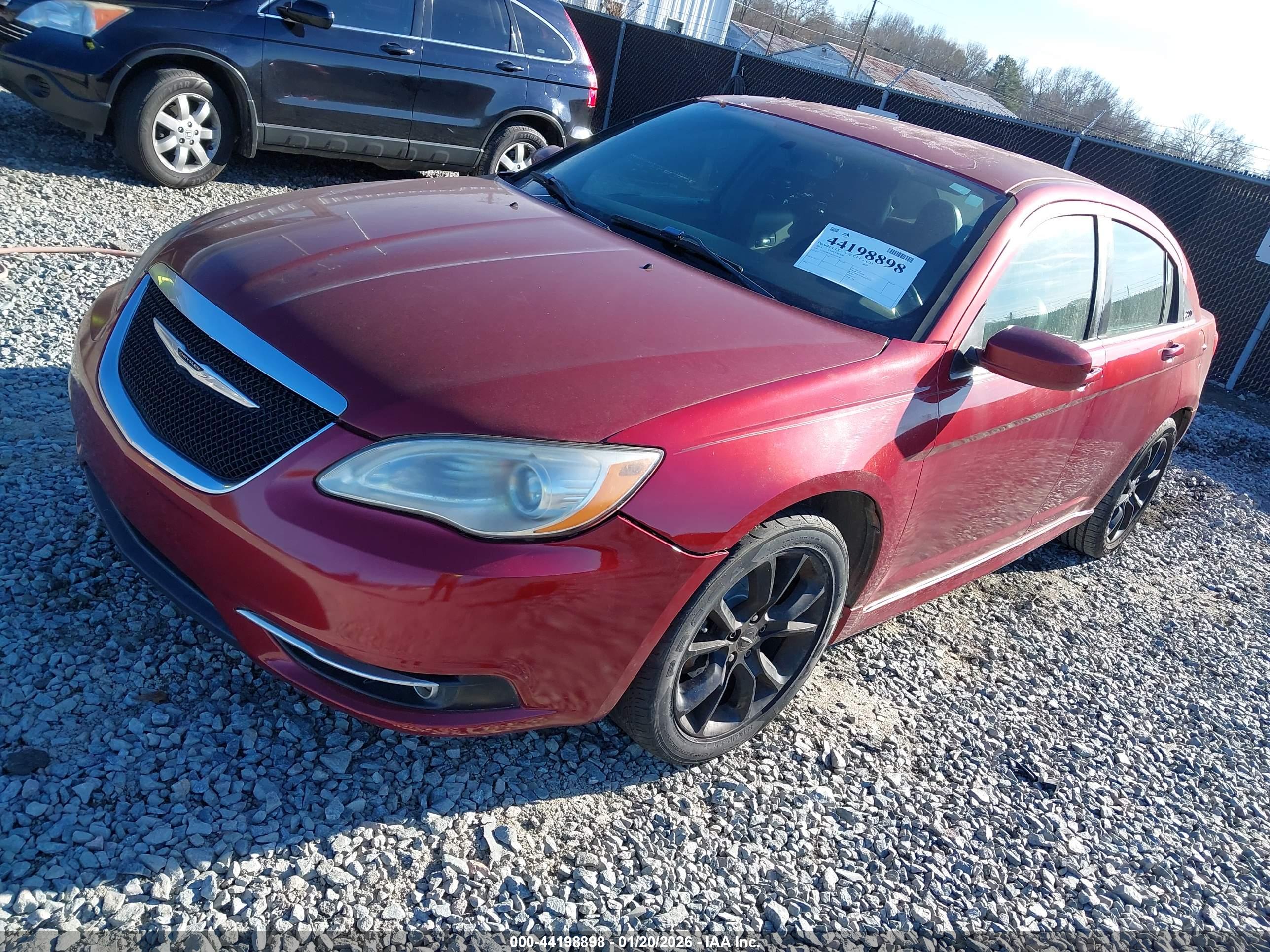 CHRYSLER 200 image 2