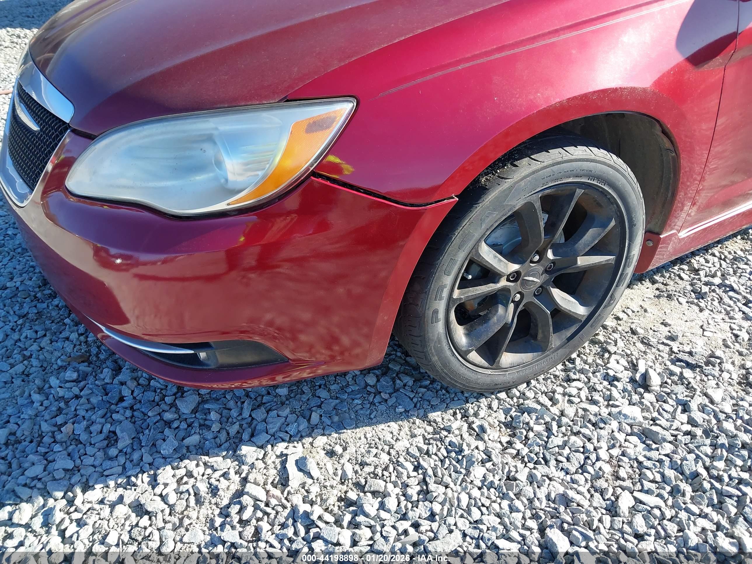 CHRYSLER 200 image 6