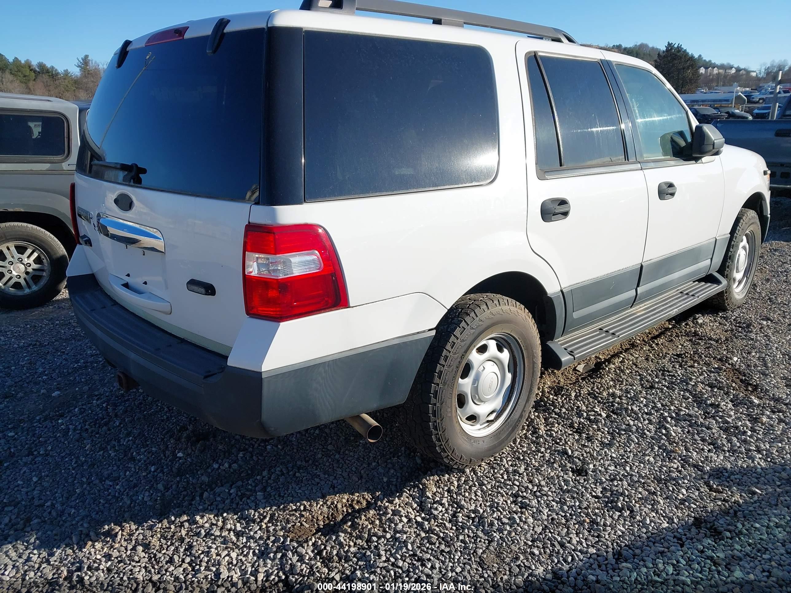 FORD EXPEDITION image 4