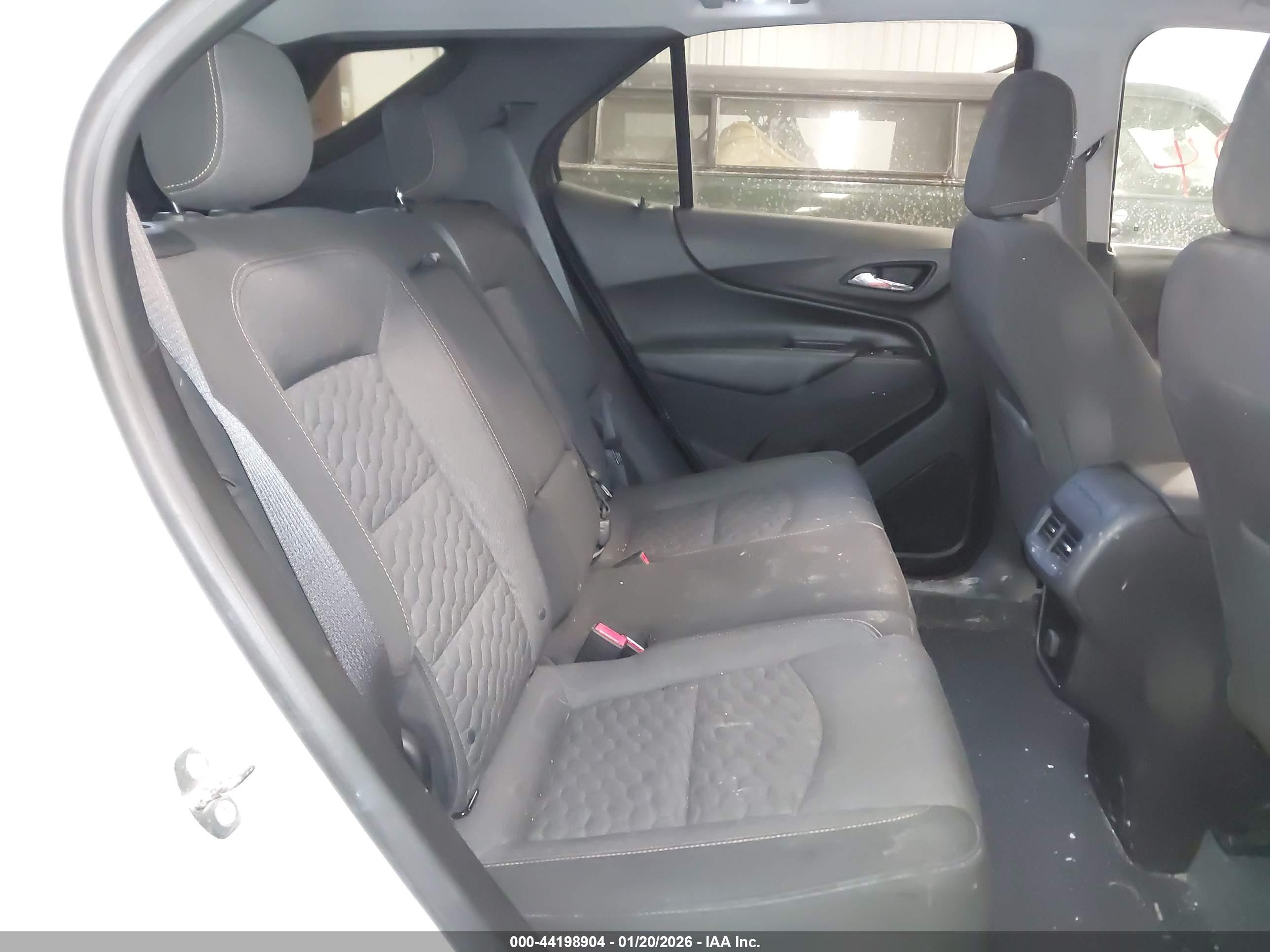 CHEVROLET EQUINOX image 8