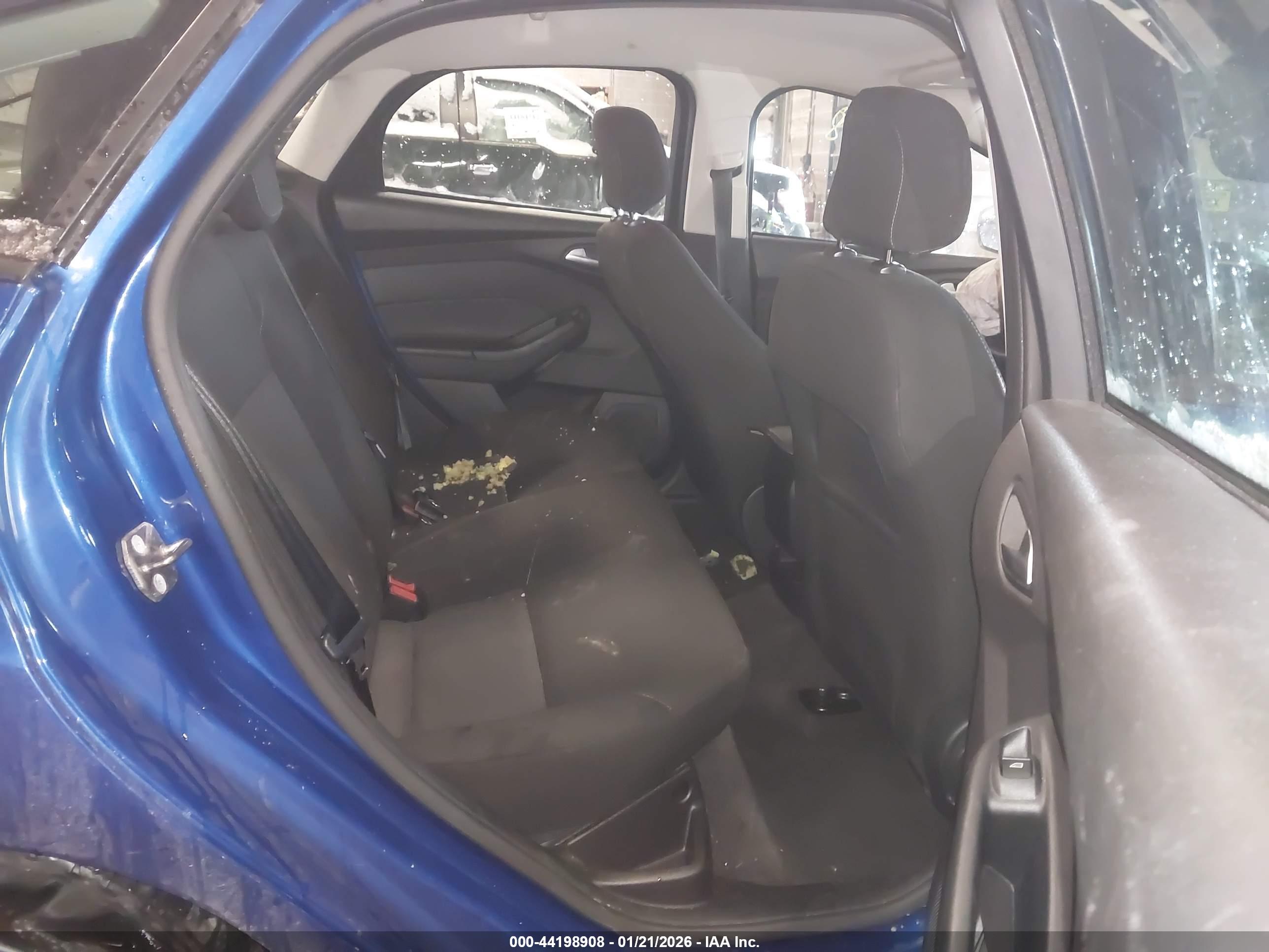 FORD FOCUS image 8