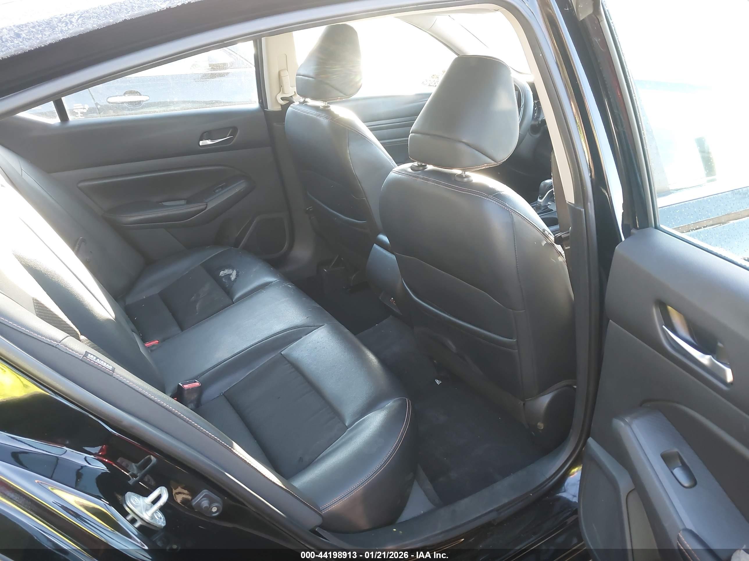 NISSAN ALTIMA image 8