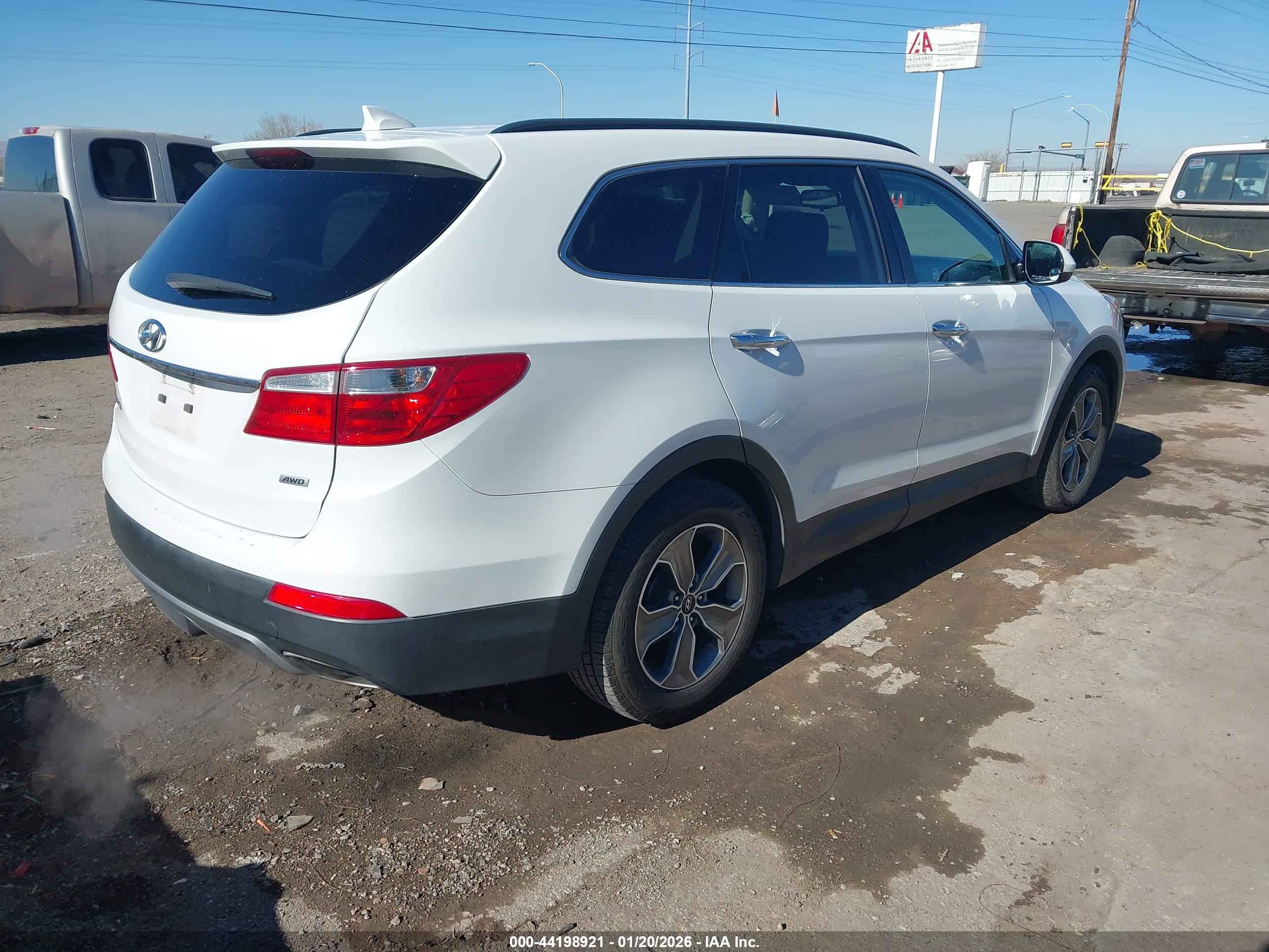 HYUNDAI SANTA image 4