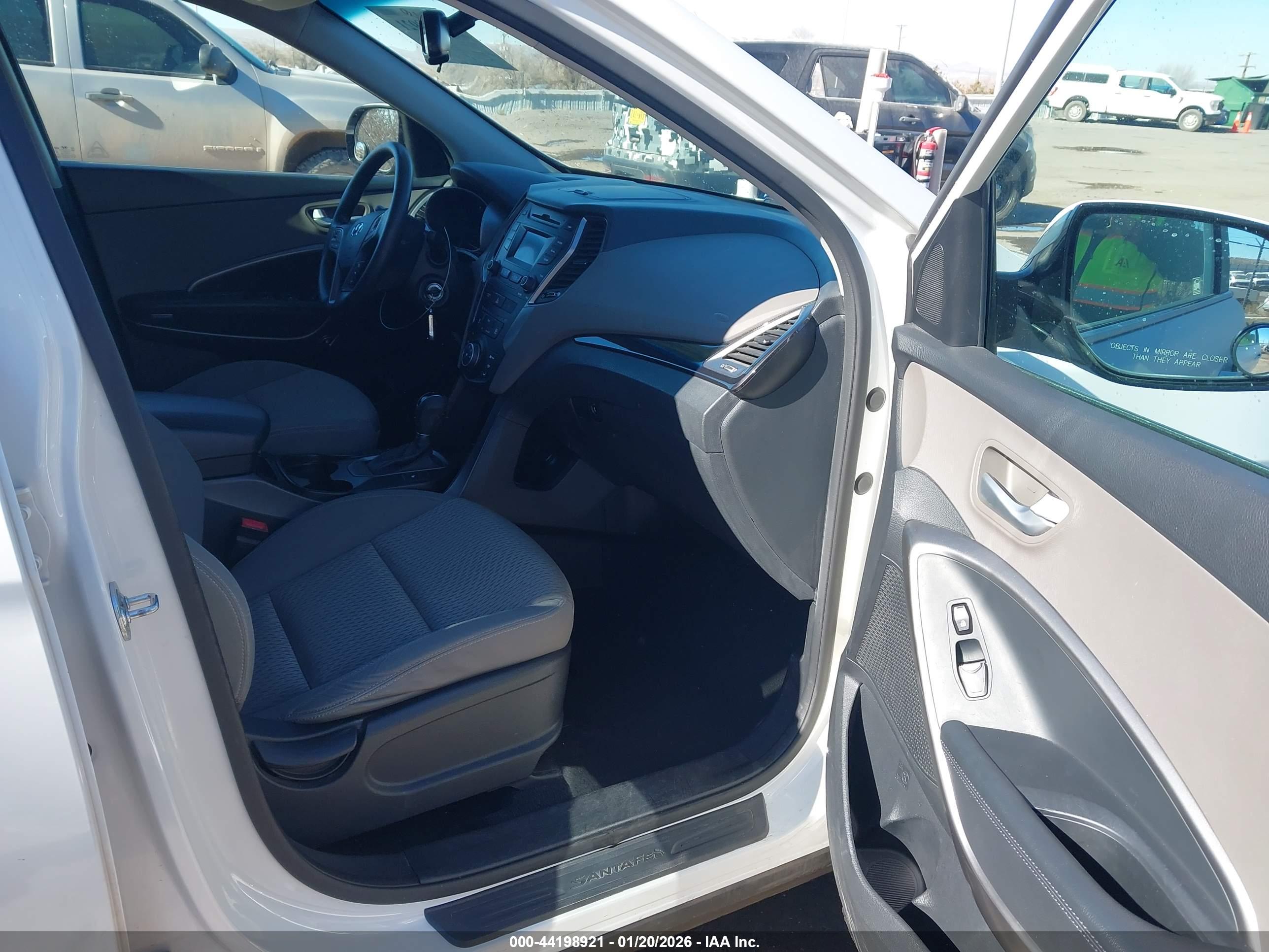 HYUNDAI SANTA image 5