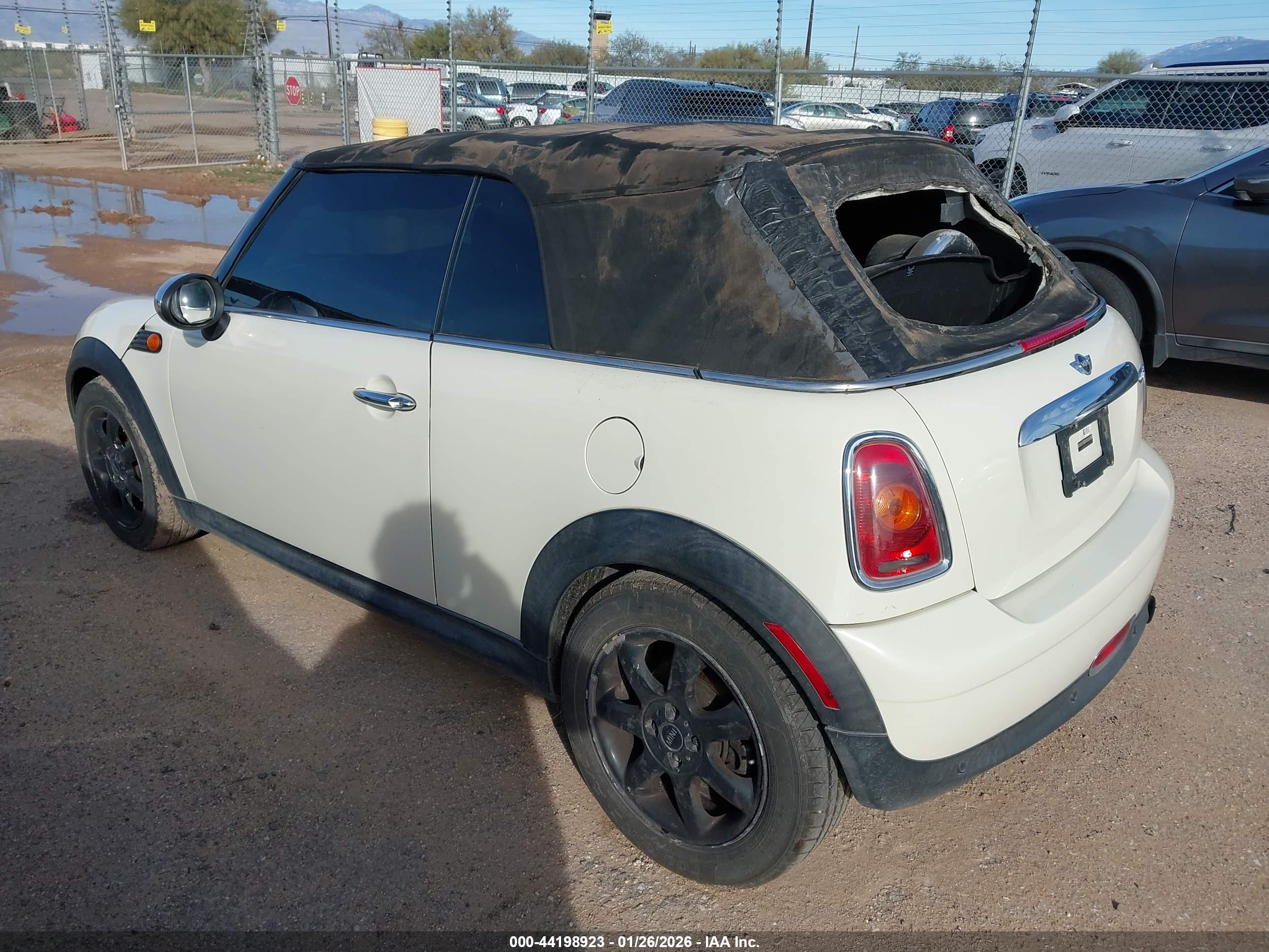 MINI COOPER image 3