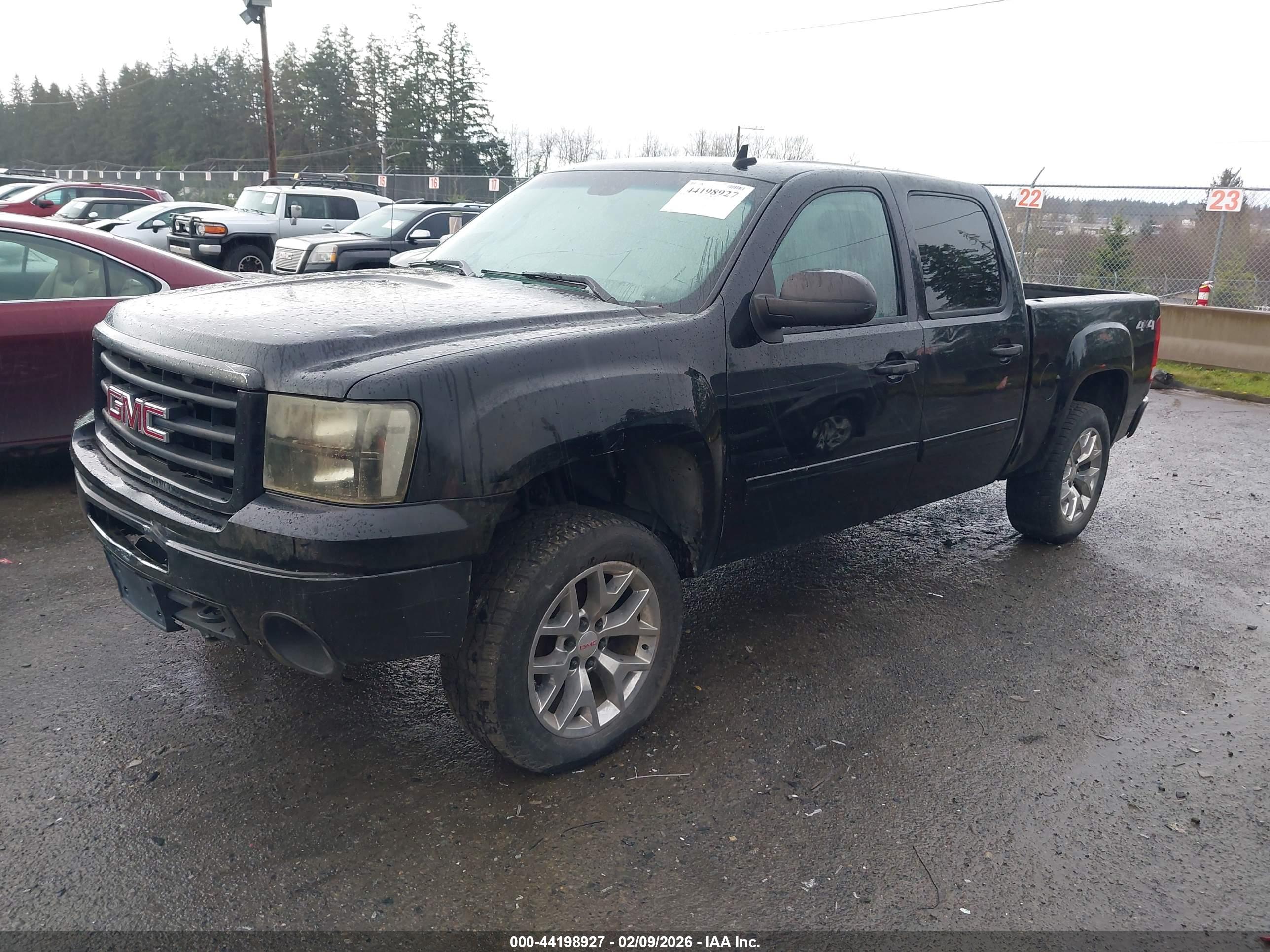 GMC SIERRA image 2