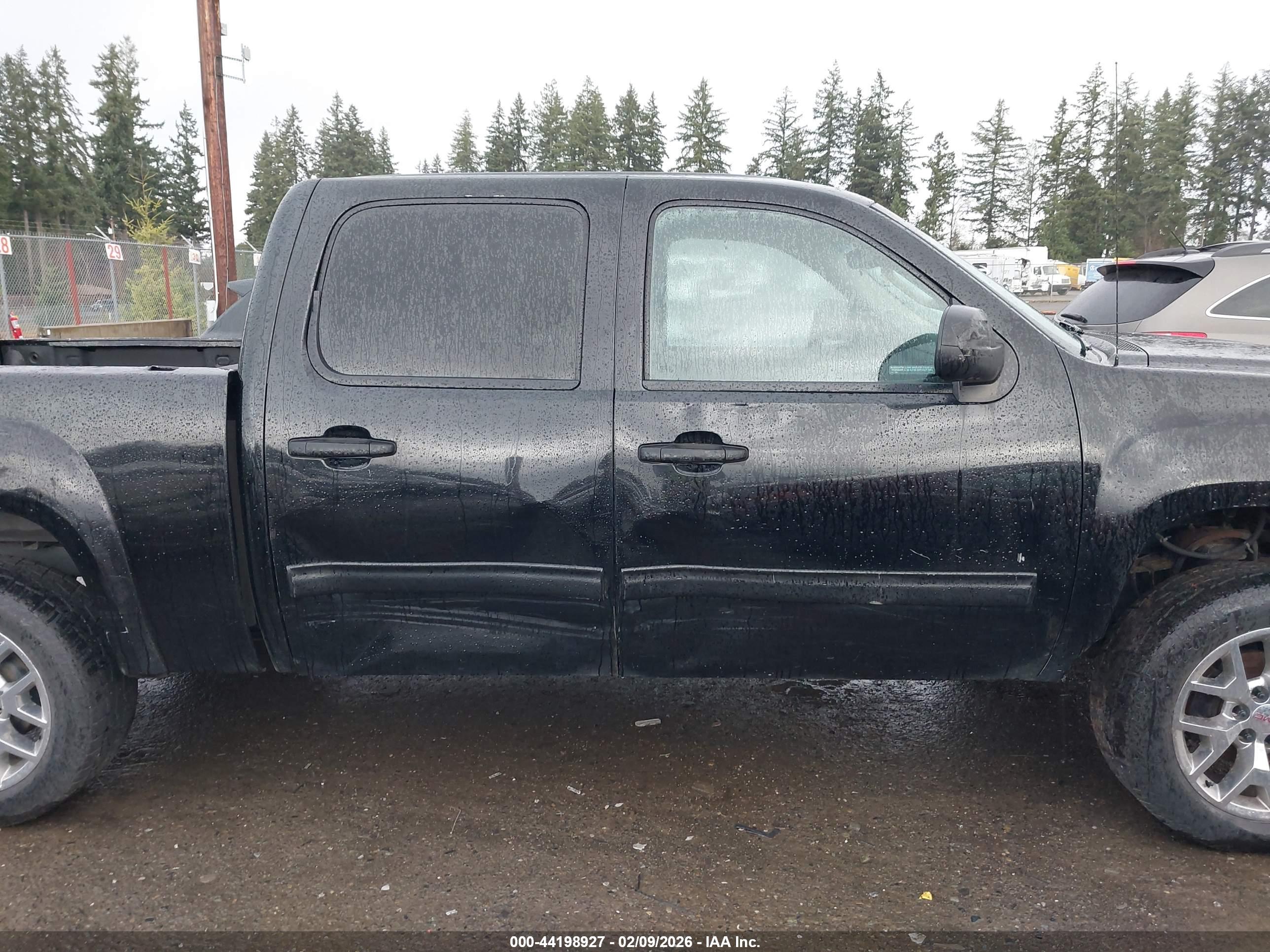 GMC SIERRA image 6