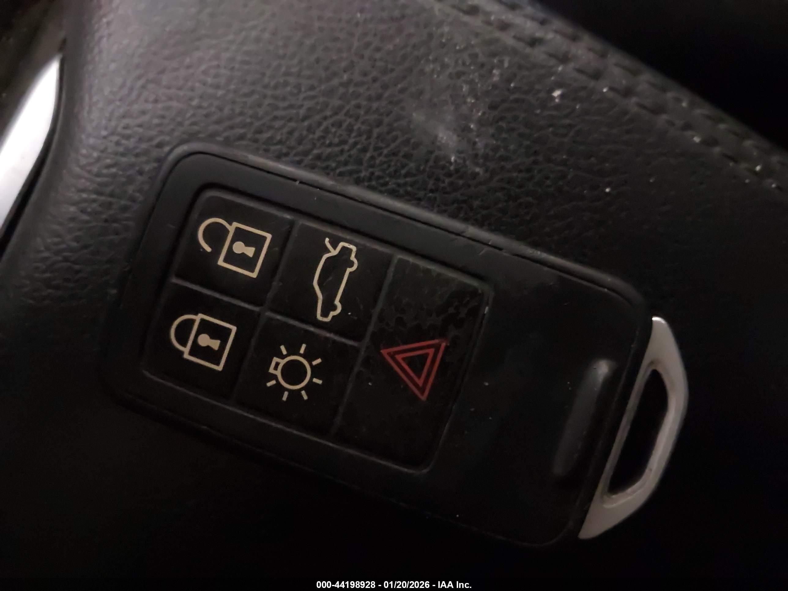 VOLVO S60 image 11