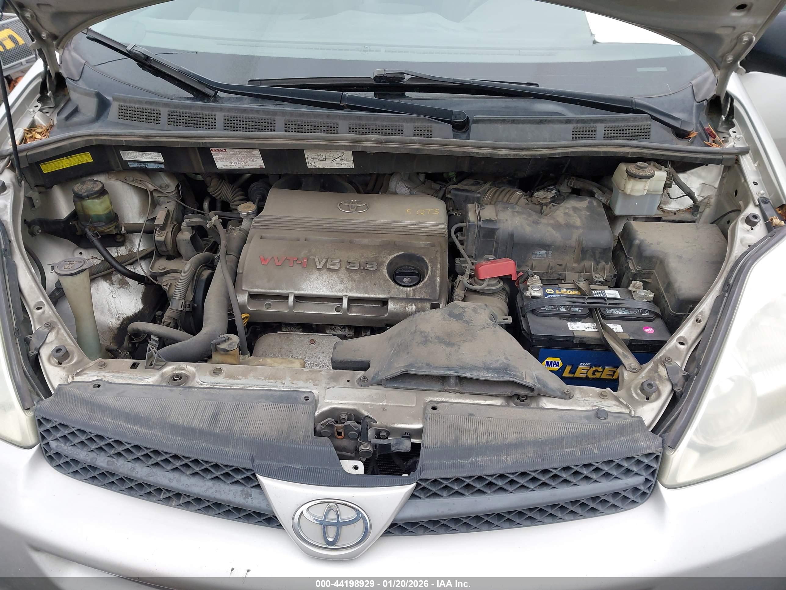 TOYOTA SIENNA image 10