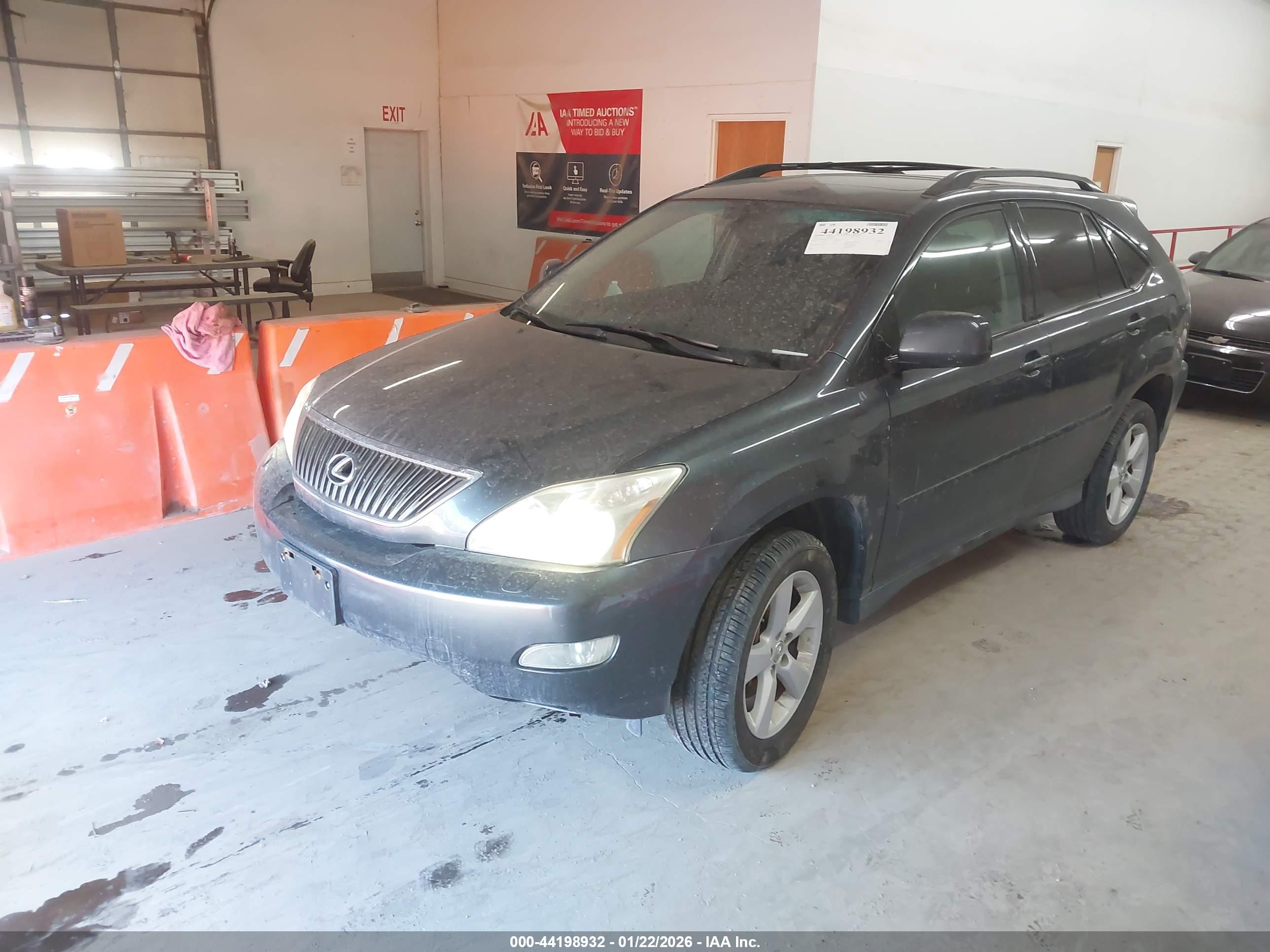 LEXUS RX image 2