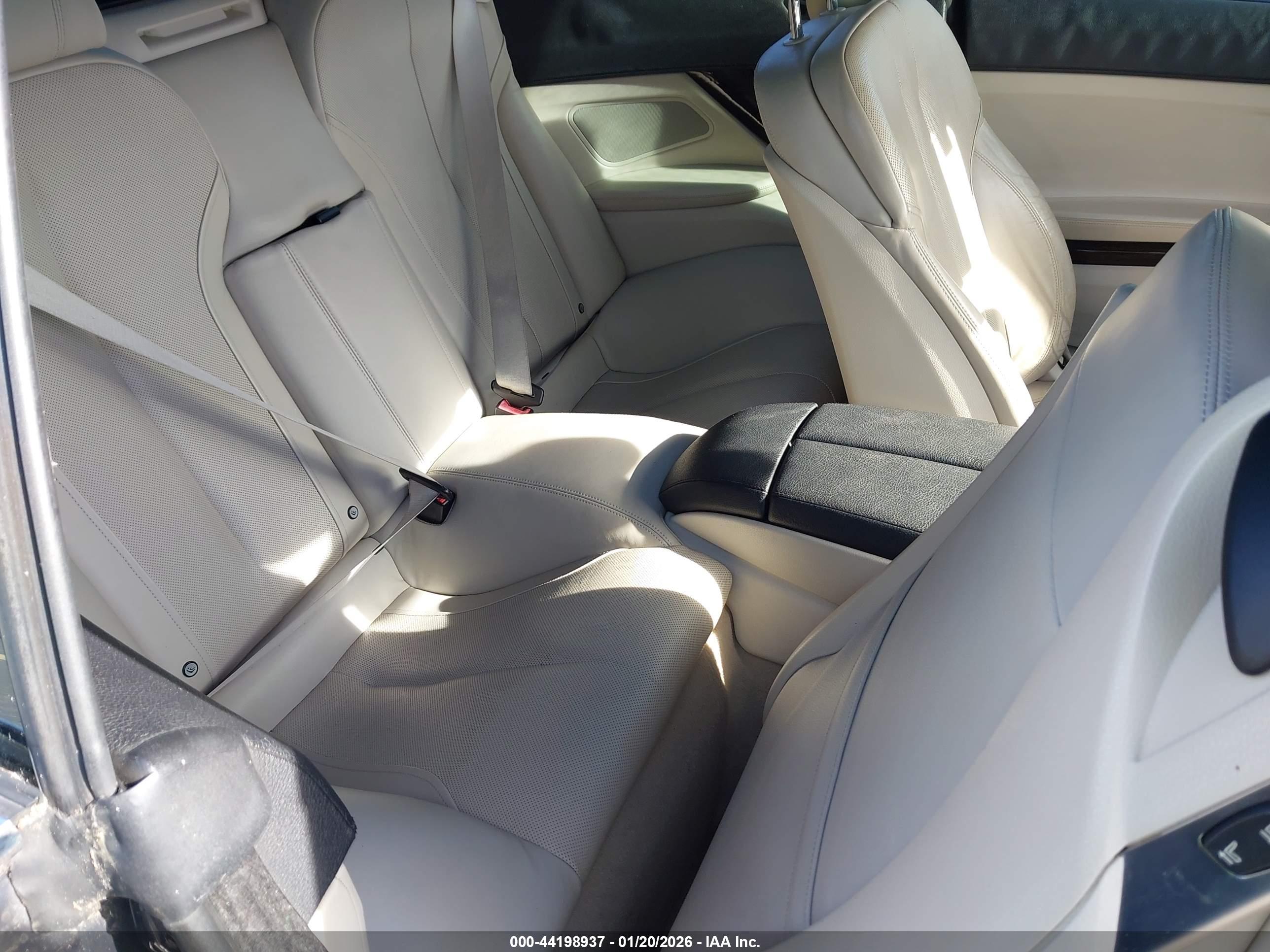 BMW 650I image 8