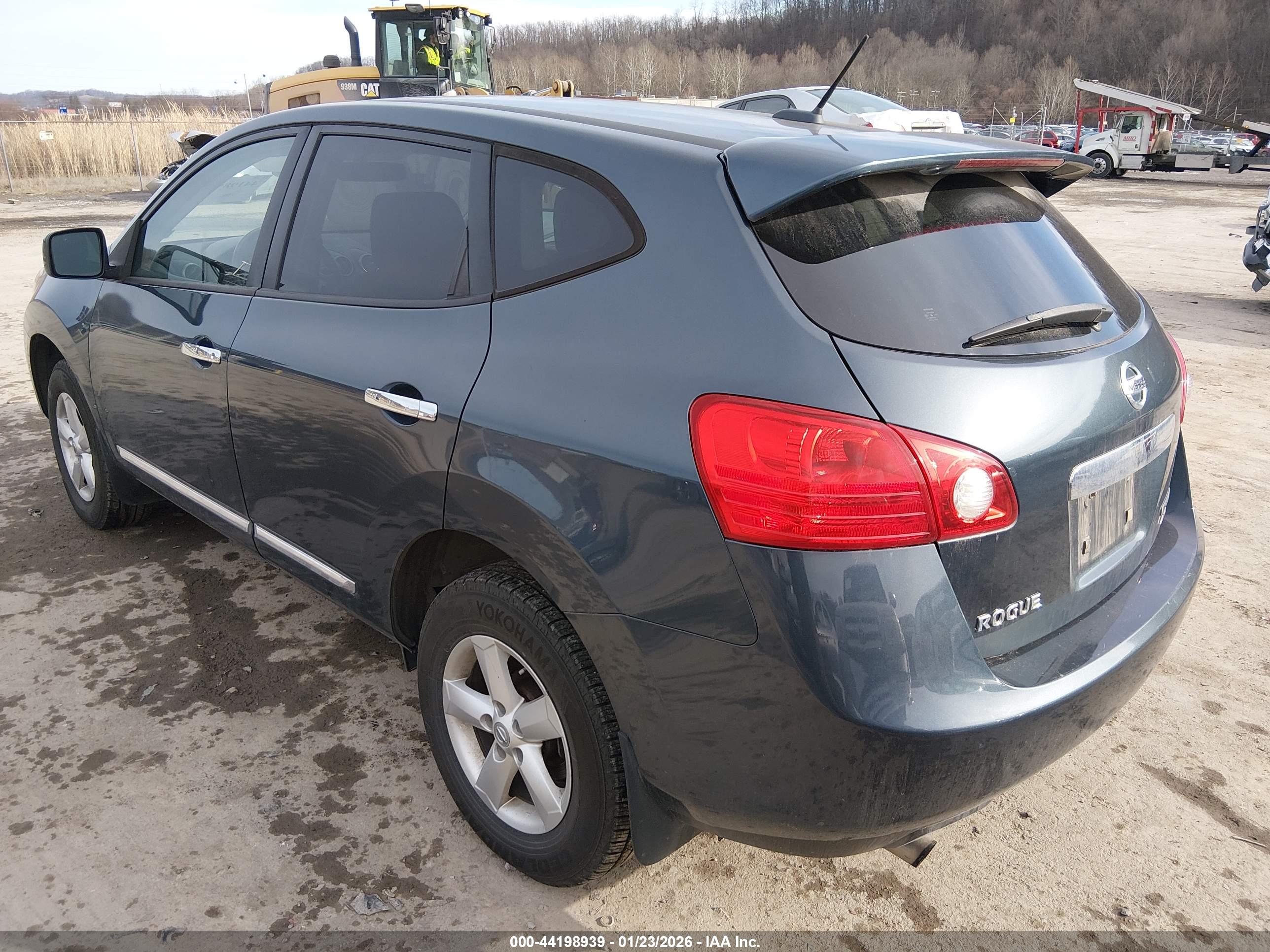 NISSAN ROGUE image 3