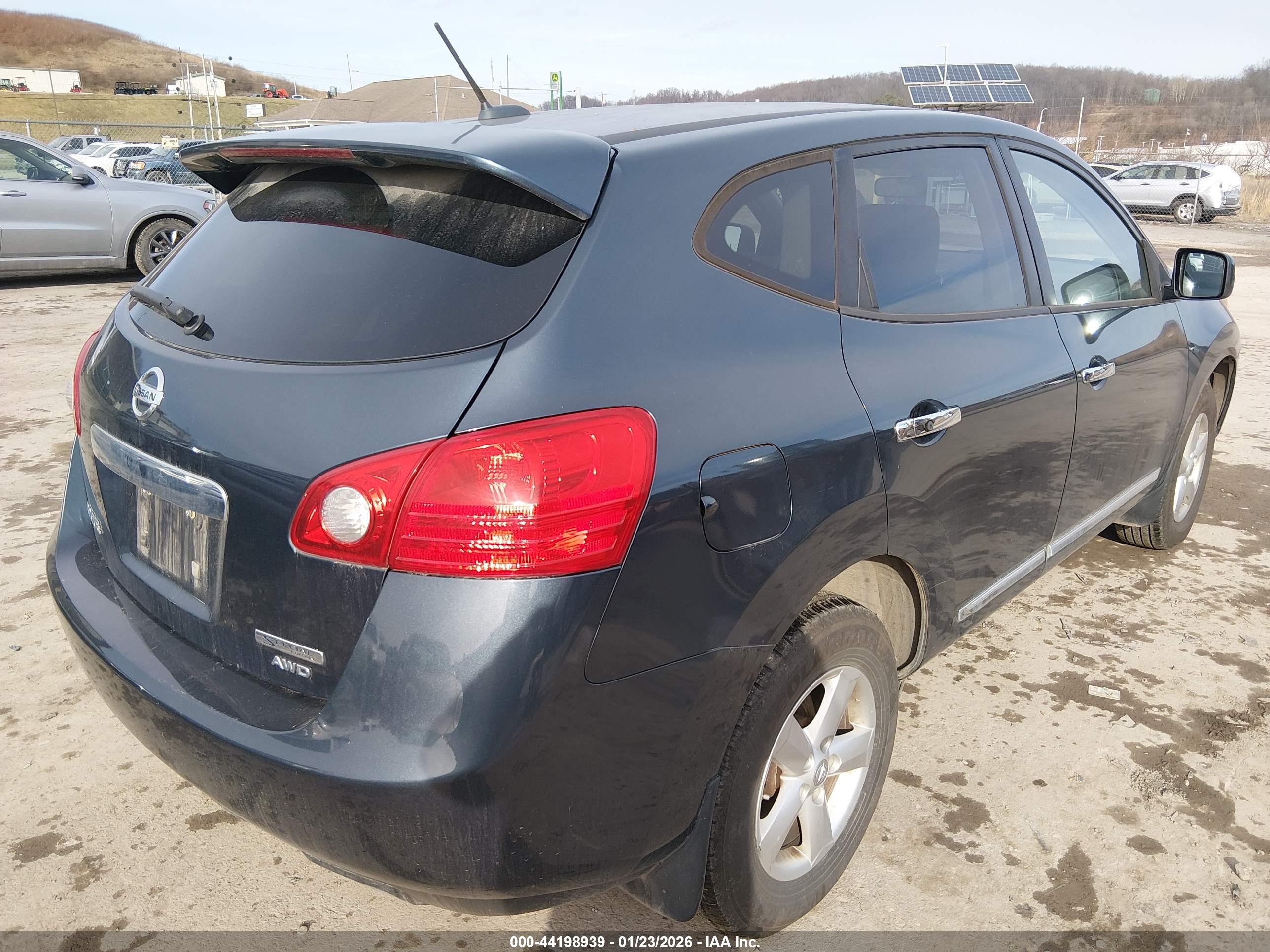 NISSAN ROGUE image 4