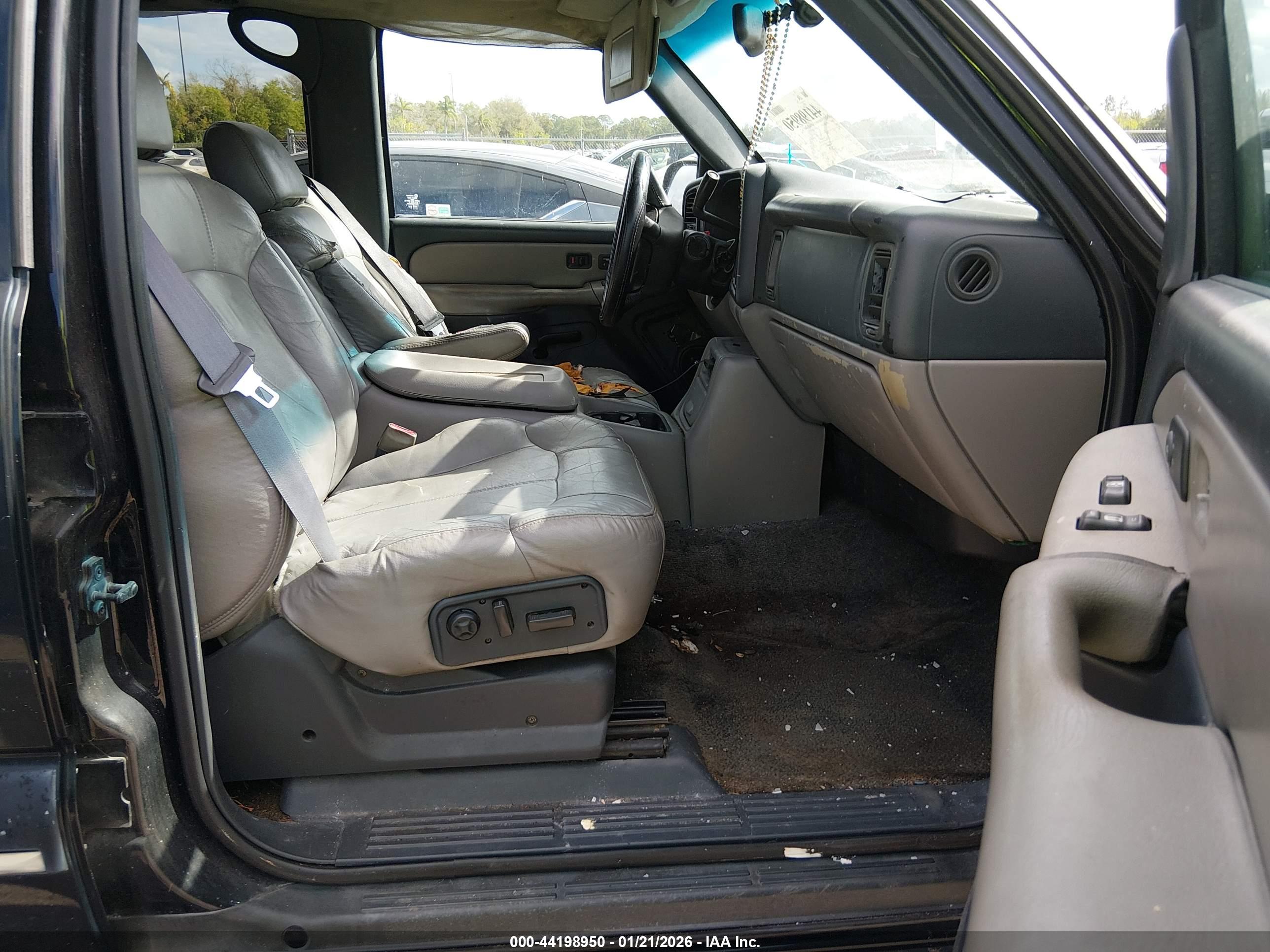 CHEVROLET TAHOE image 5