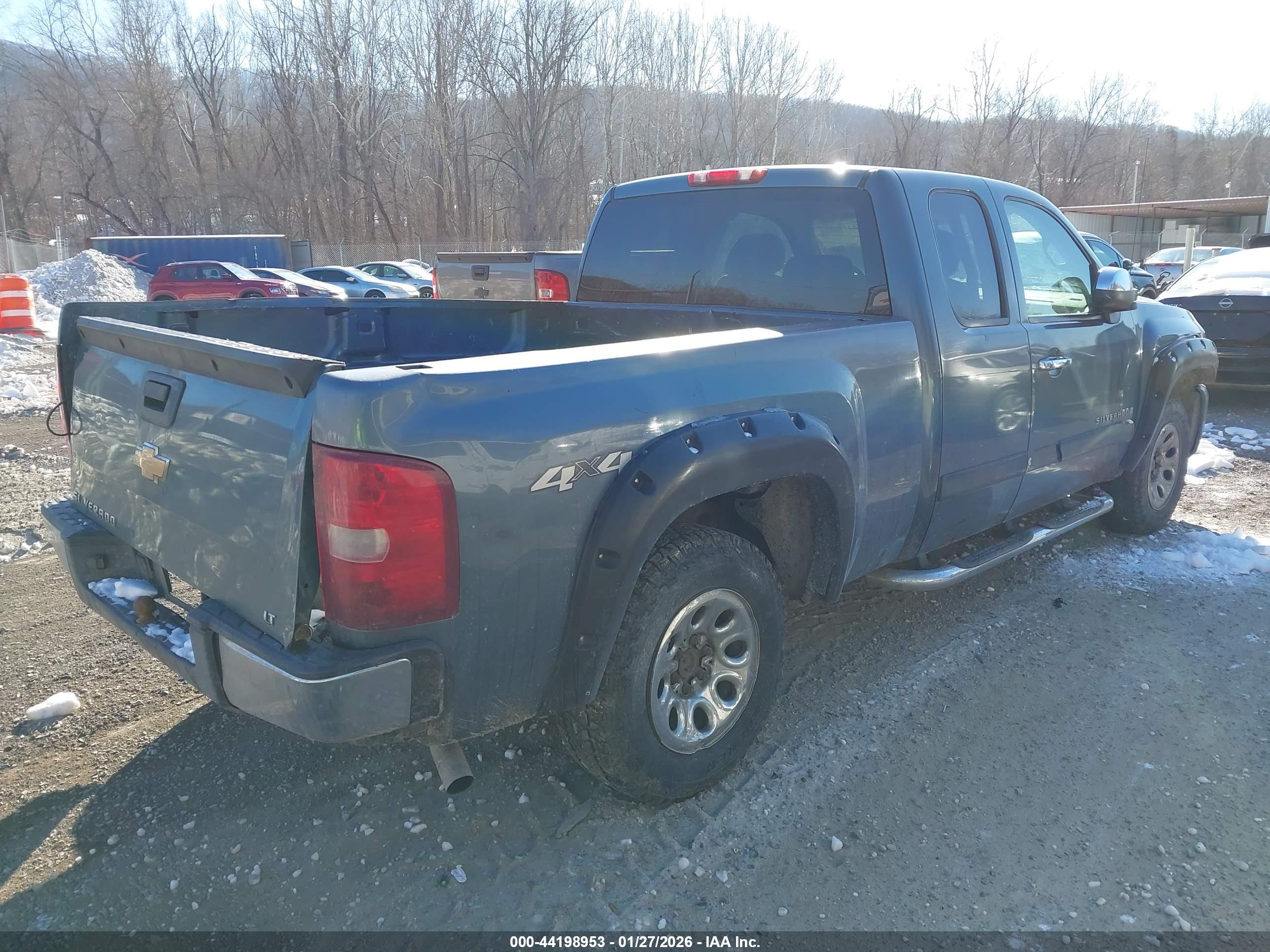 CHEVROLET SILVERADO image 4