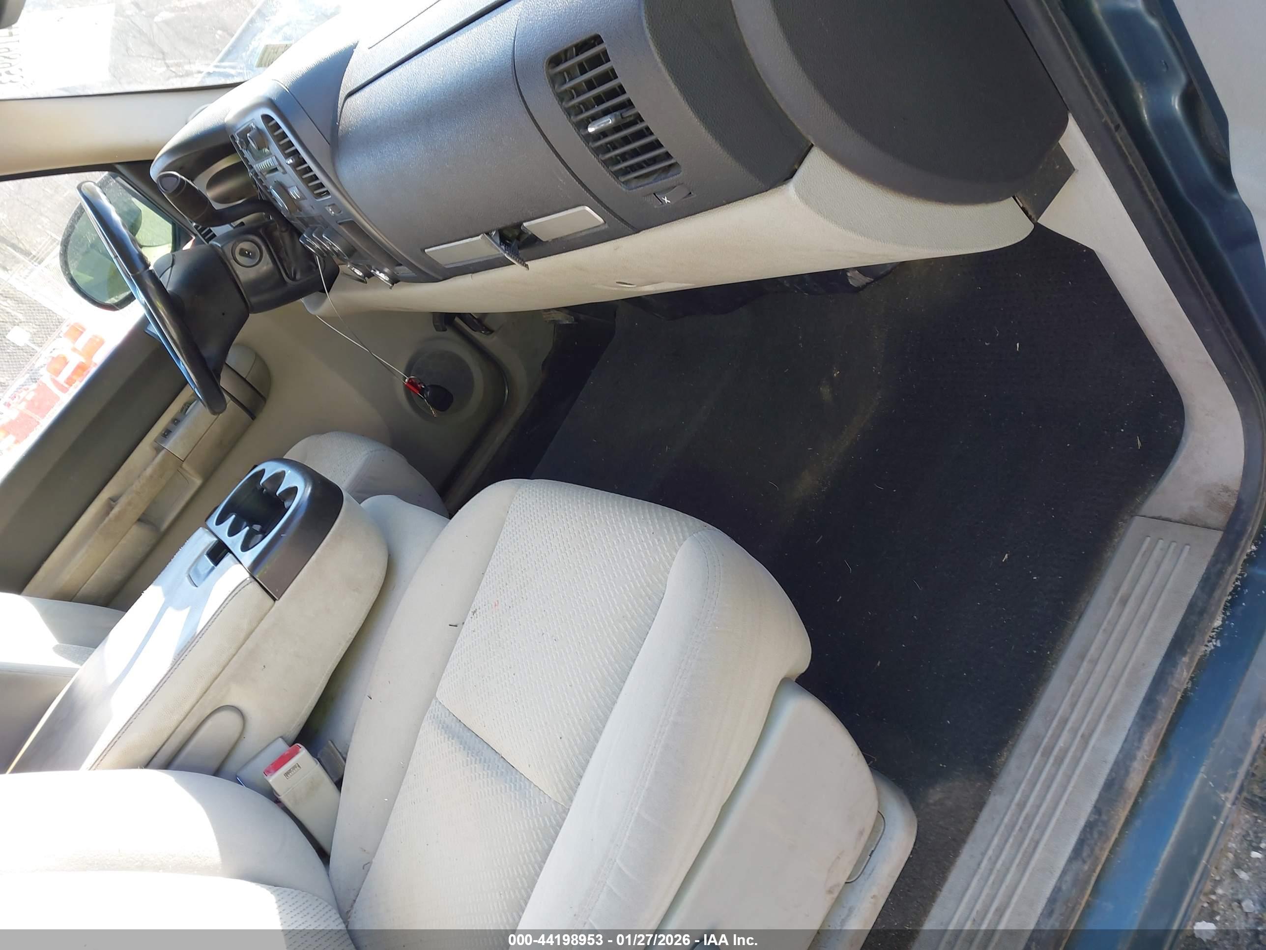 CHEVROLET SILVERADO image 5