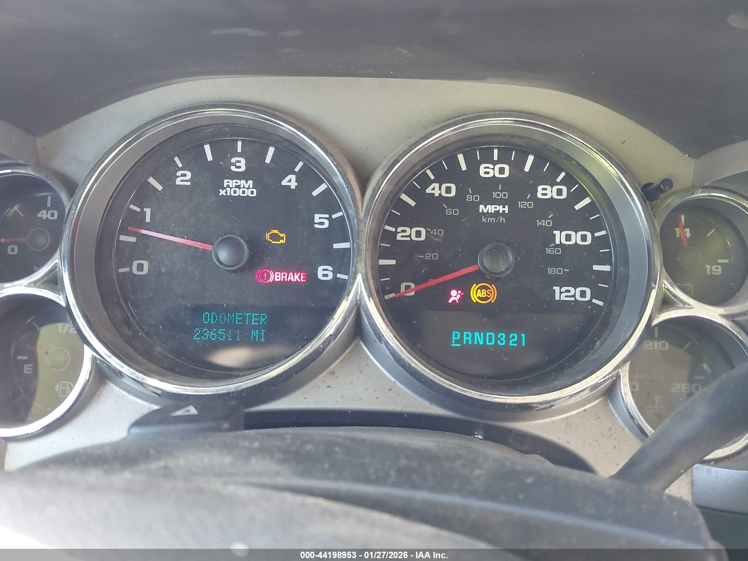 CHEVROLET SILVERADO image 7