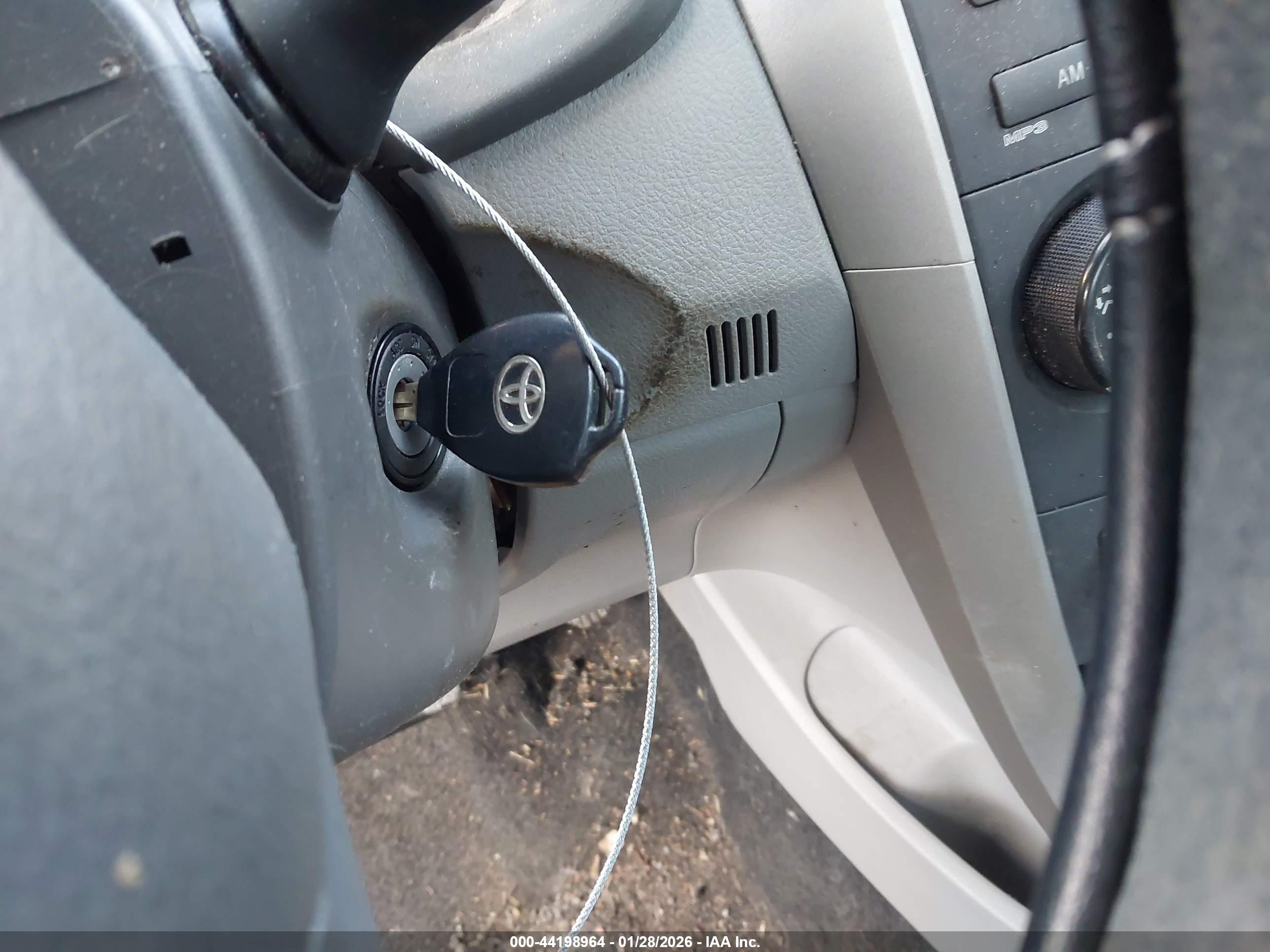 TOYOTA COROLLA image 11