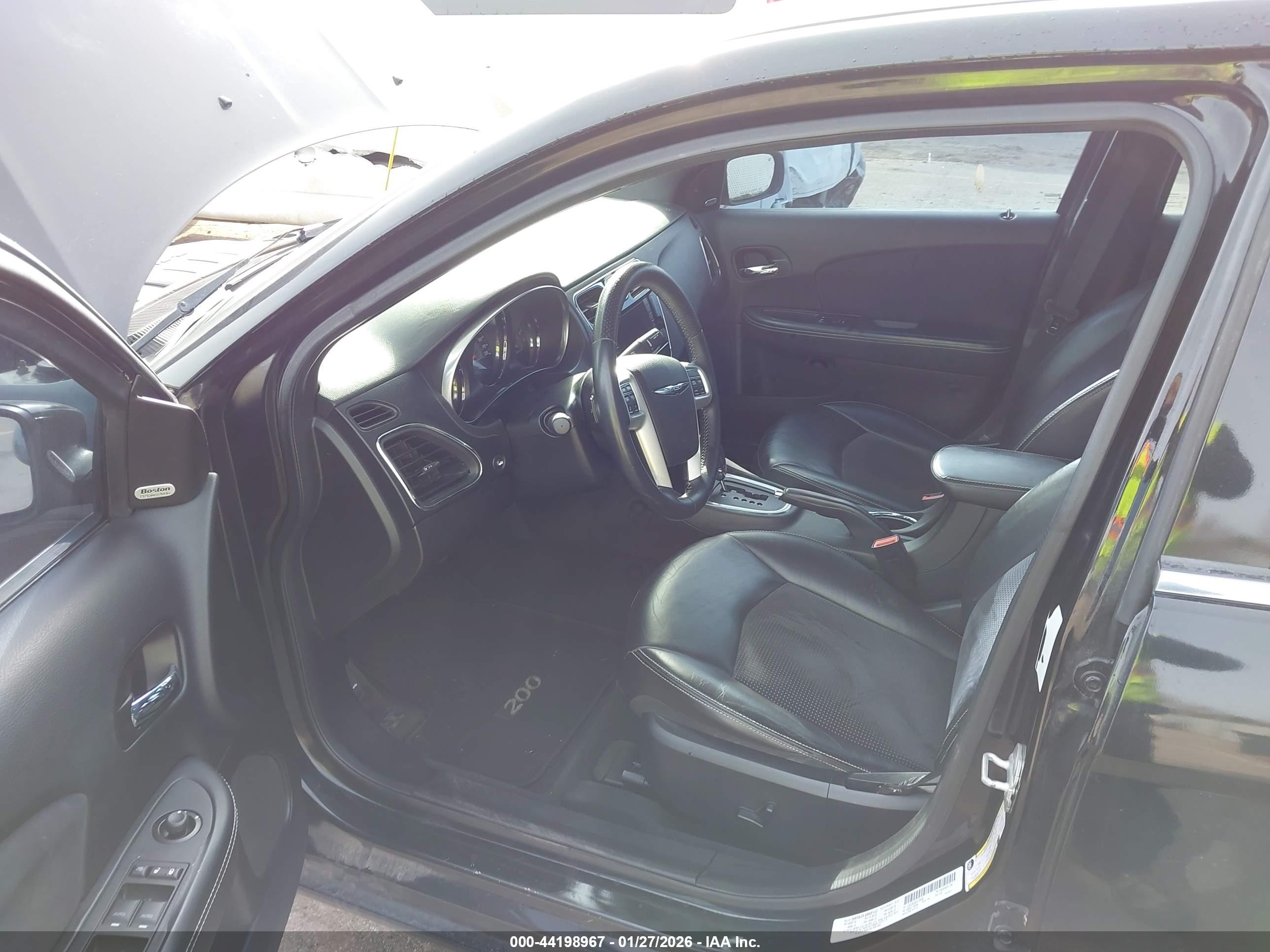 CHRYSLER 200 image 5