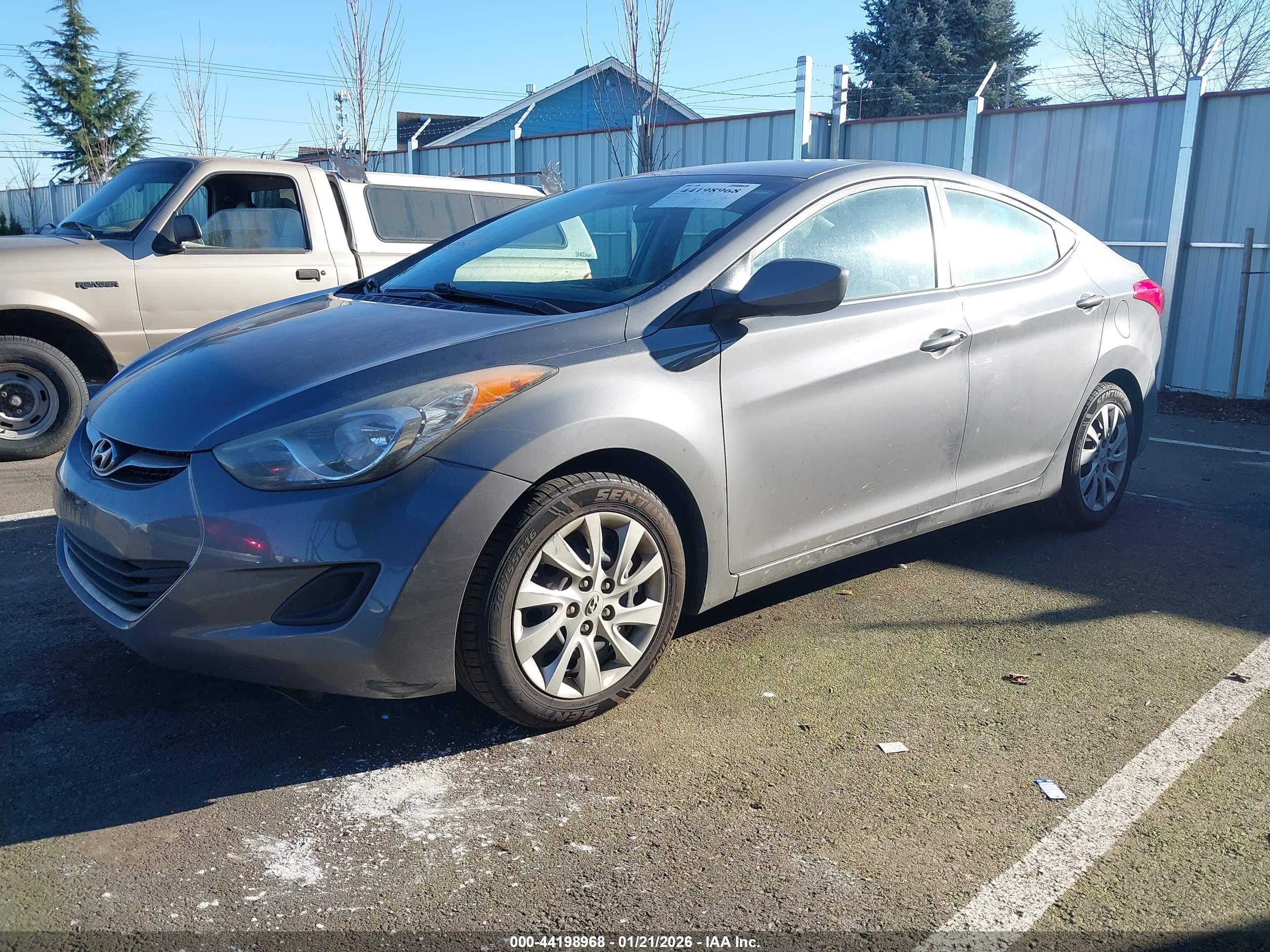 HYUNDAI ELANTRA image 2