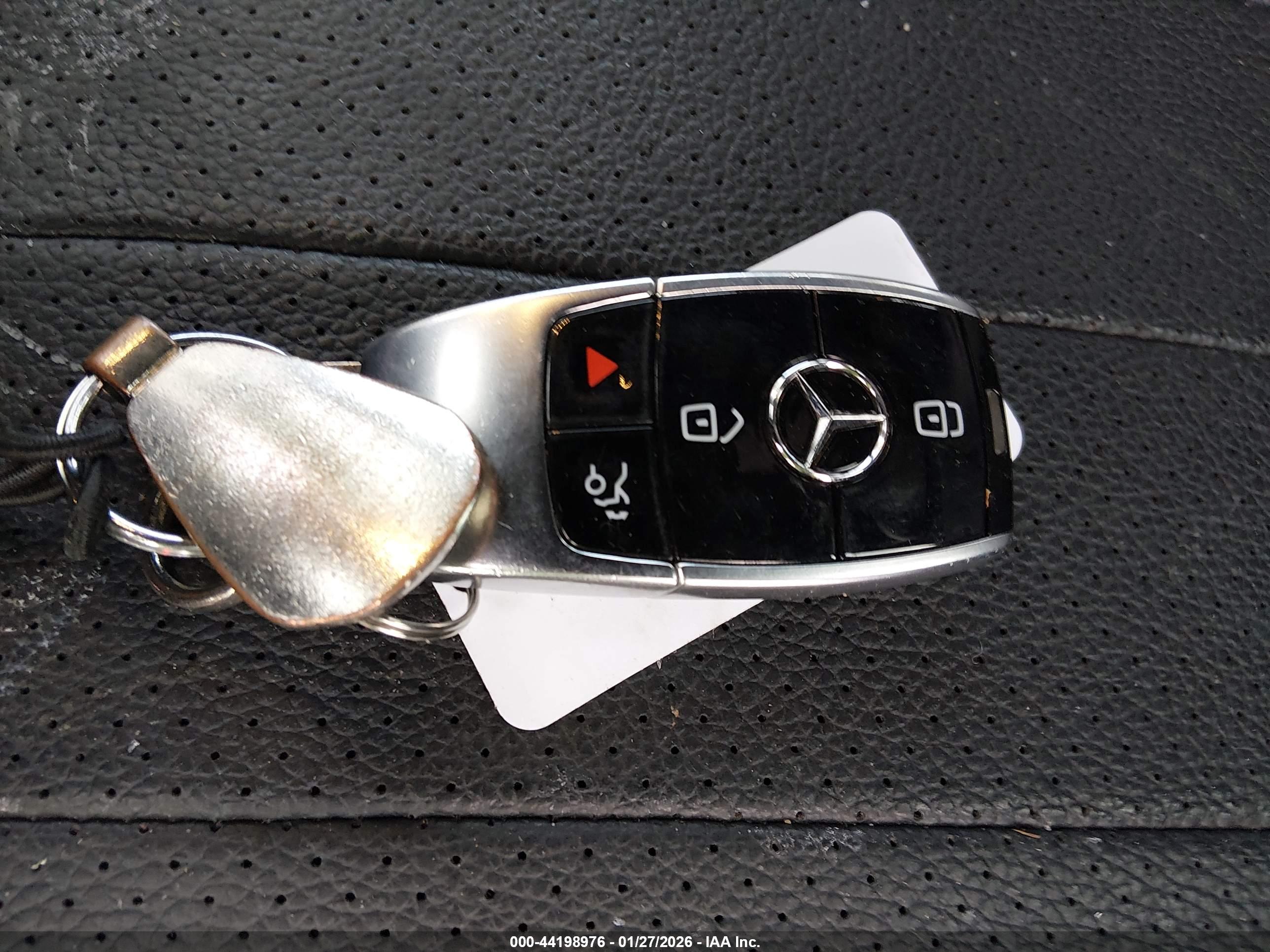MERCEDES-BENZ E image 11