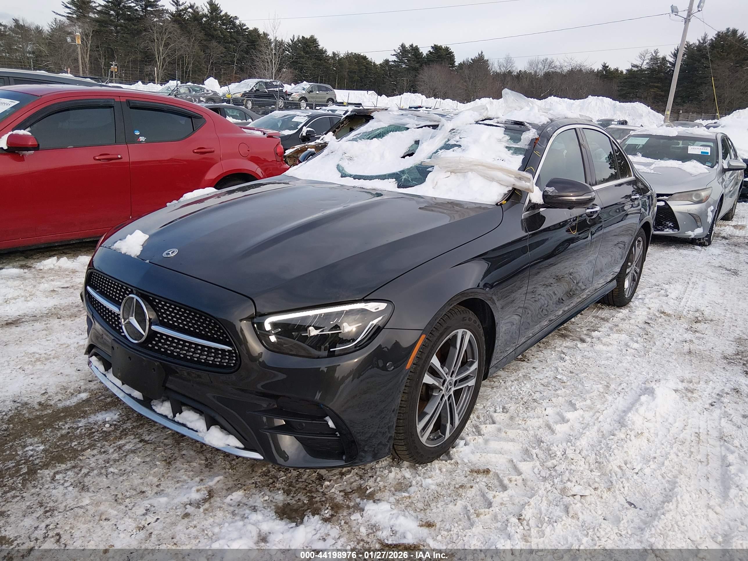 MERCEDES-BENZ E image 2
