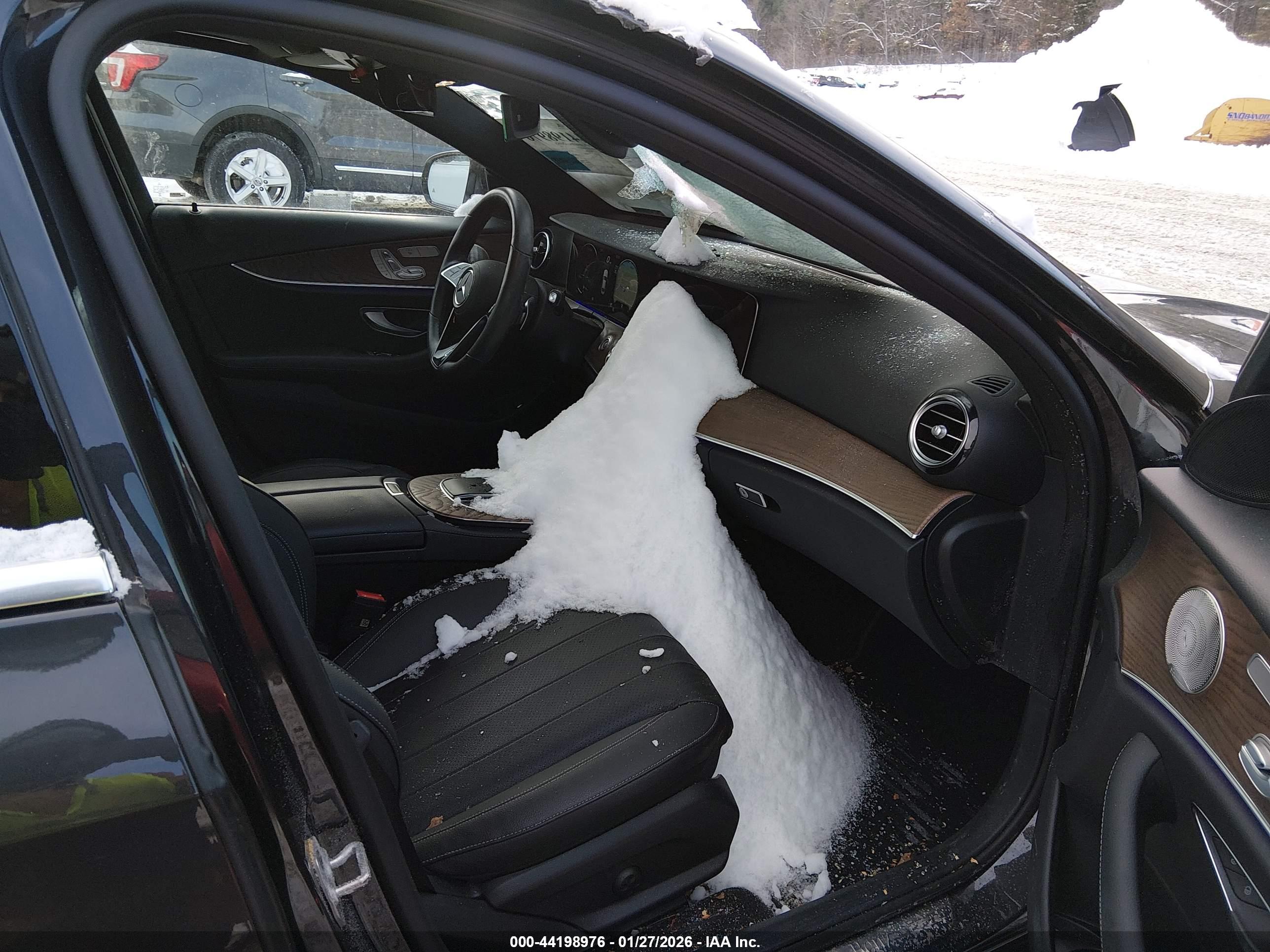 MERCEDES-BENZ E image 5