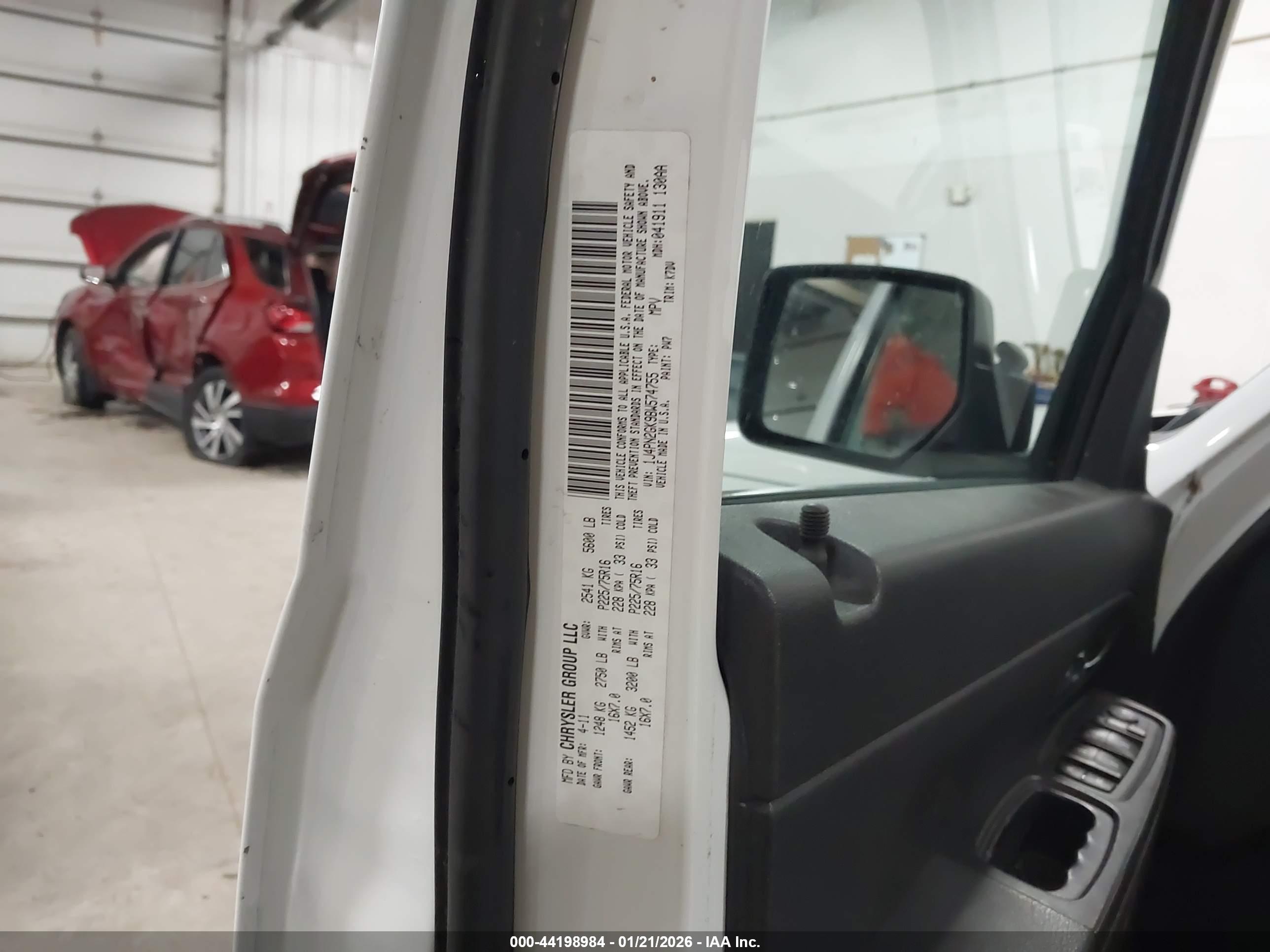 JEEP LIBERTY image 9