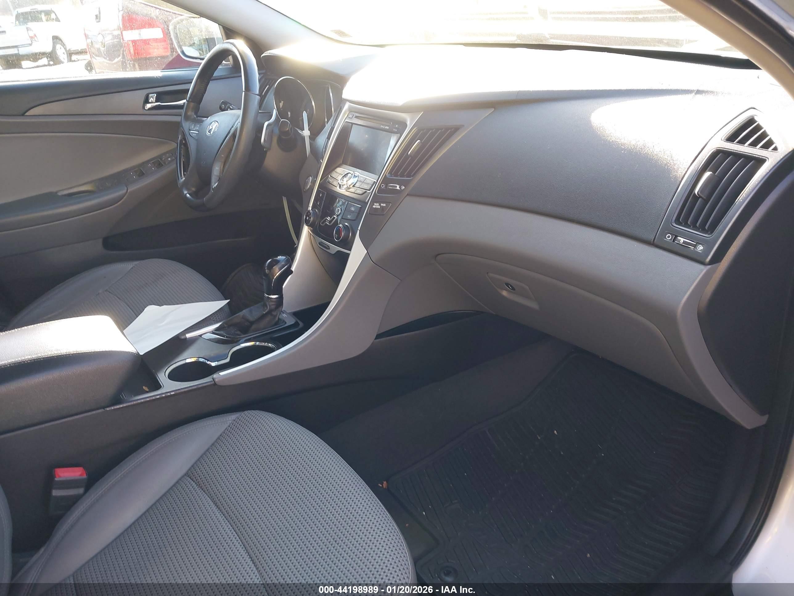 HYUNDAI SONATA image 5