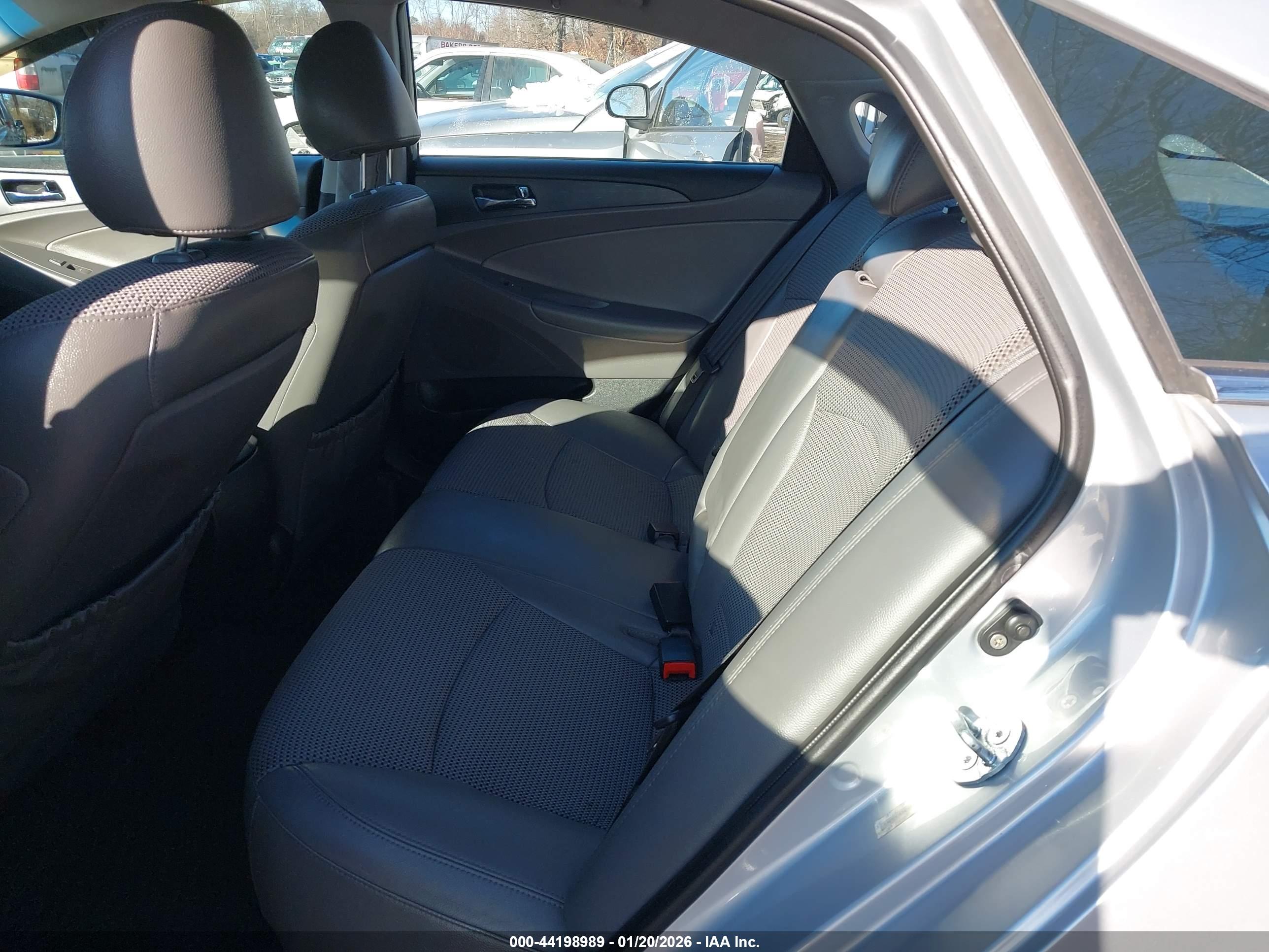 HYUNDAI SONATA image 8