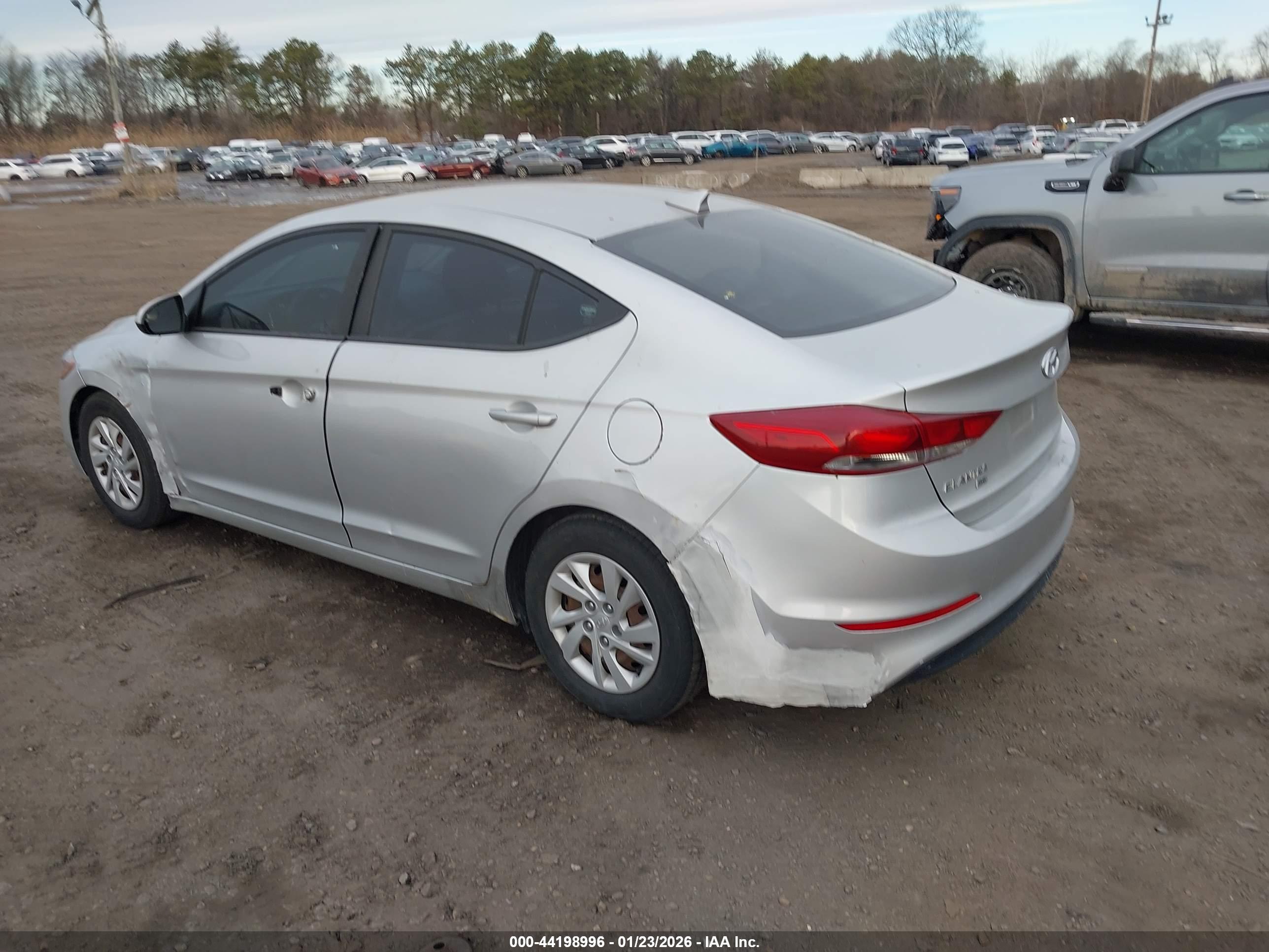 HYUNDAI ELANTRA image 3
