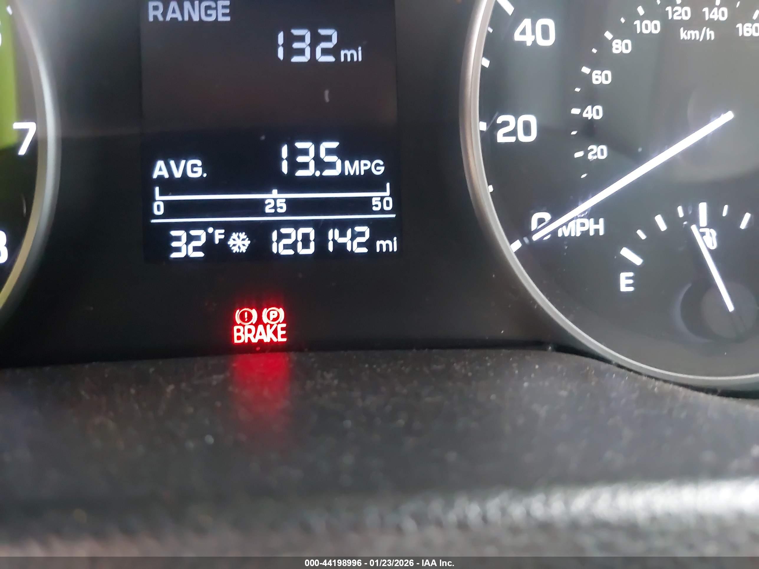 HYUNDAI ELANTRA image 7