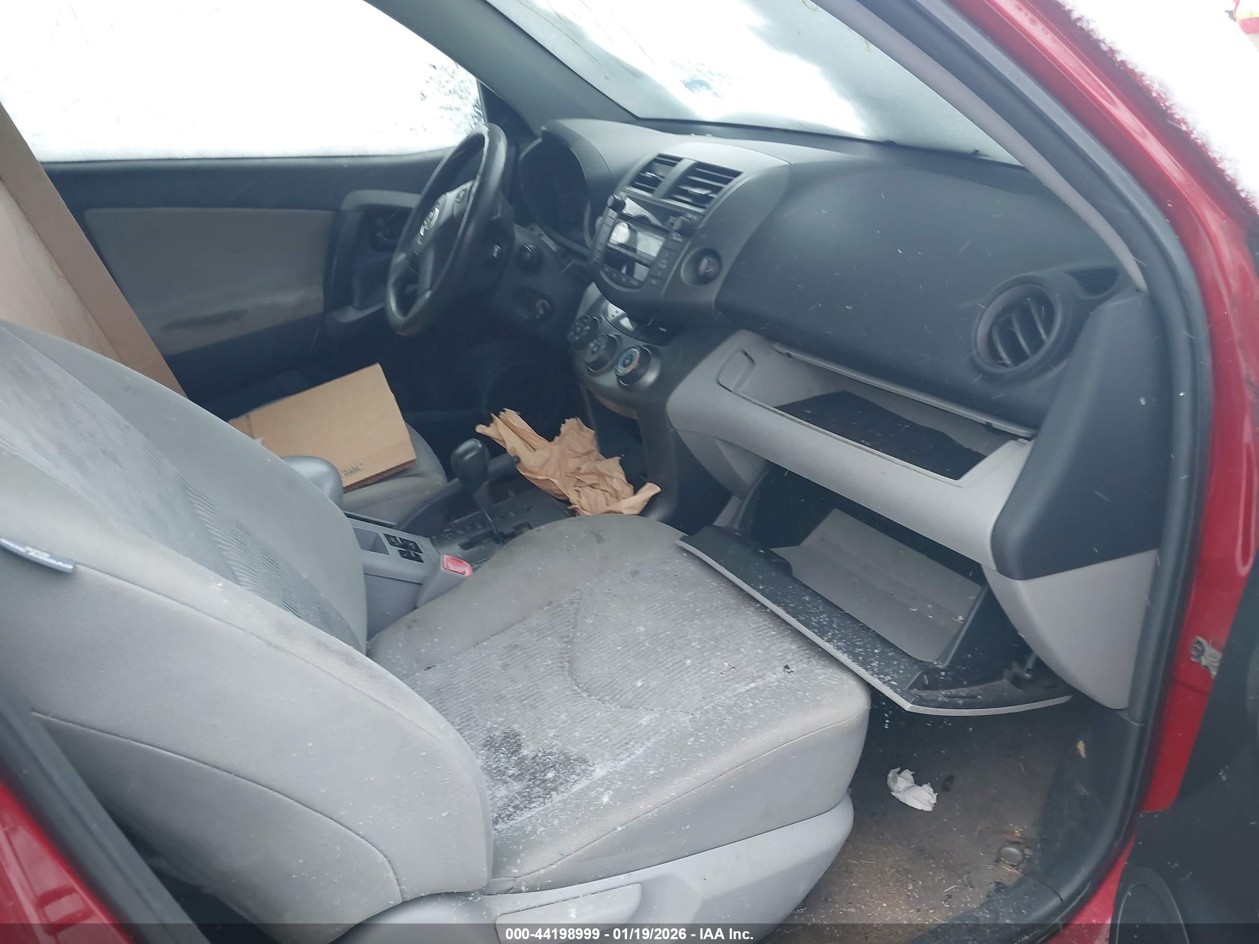 TOYOTA RAV4 image 5