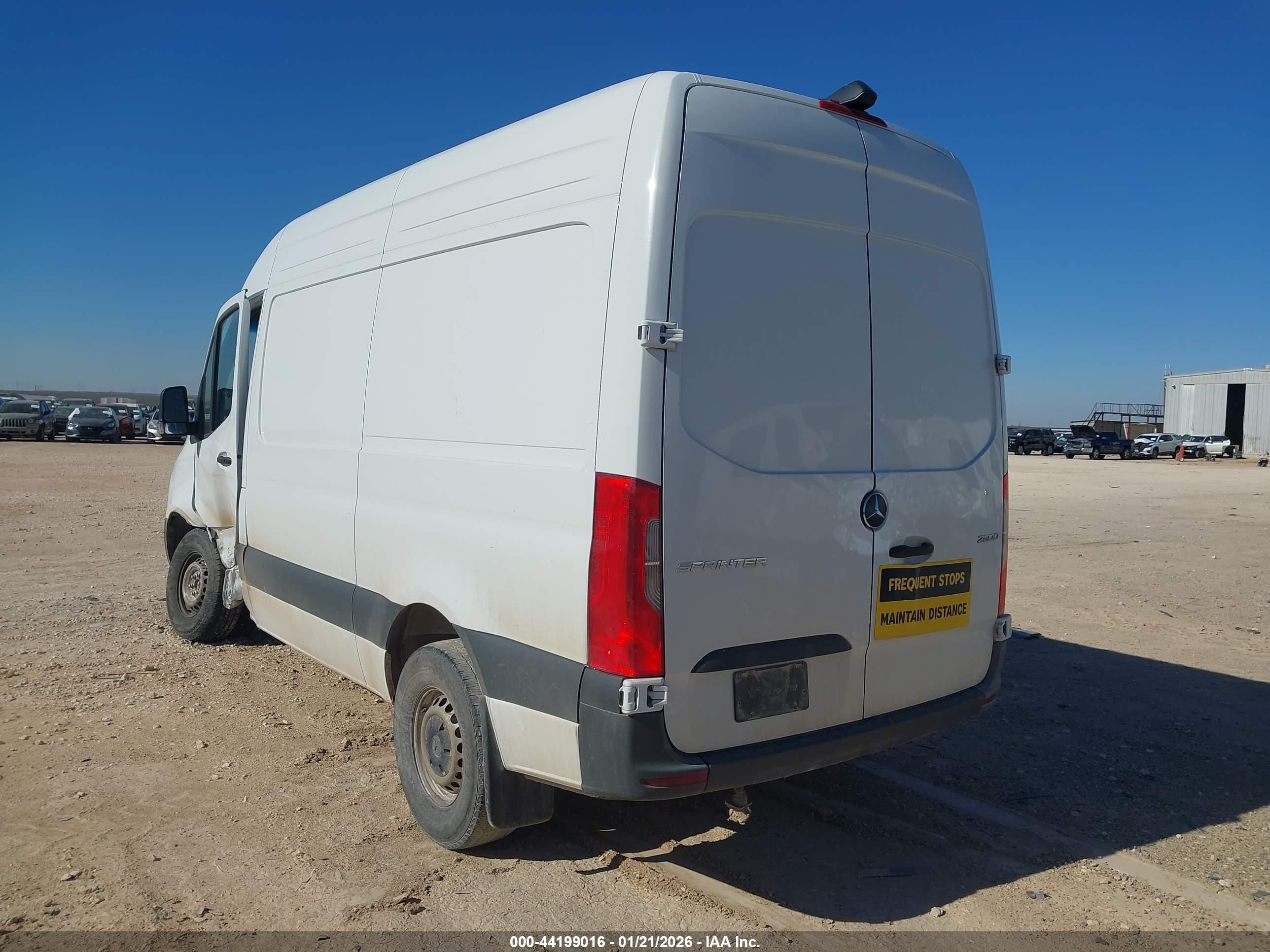 MERCEDES-BENZ SPRINTER image 3