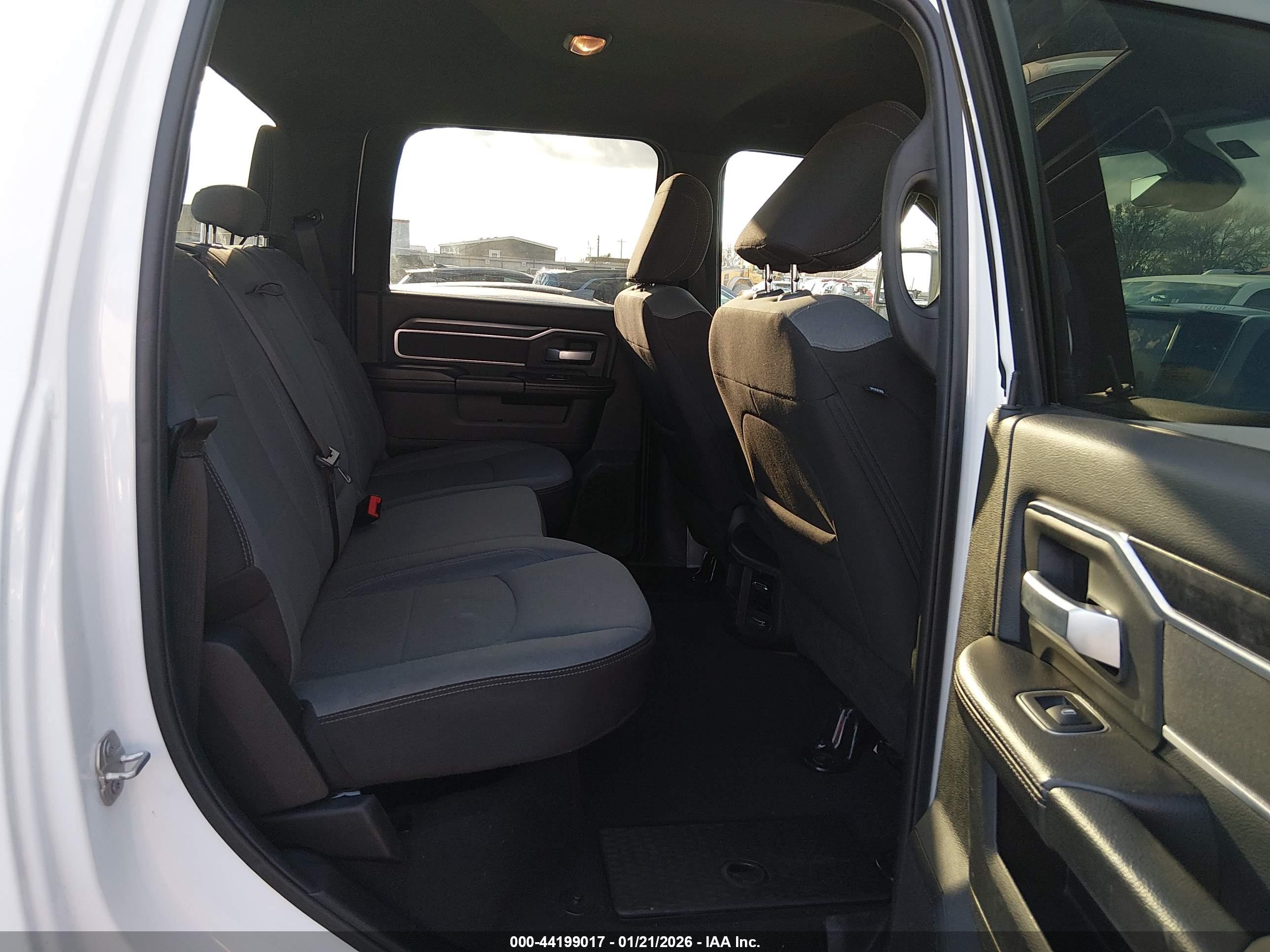 RAM 2500 image 8