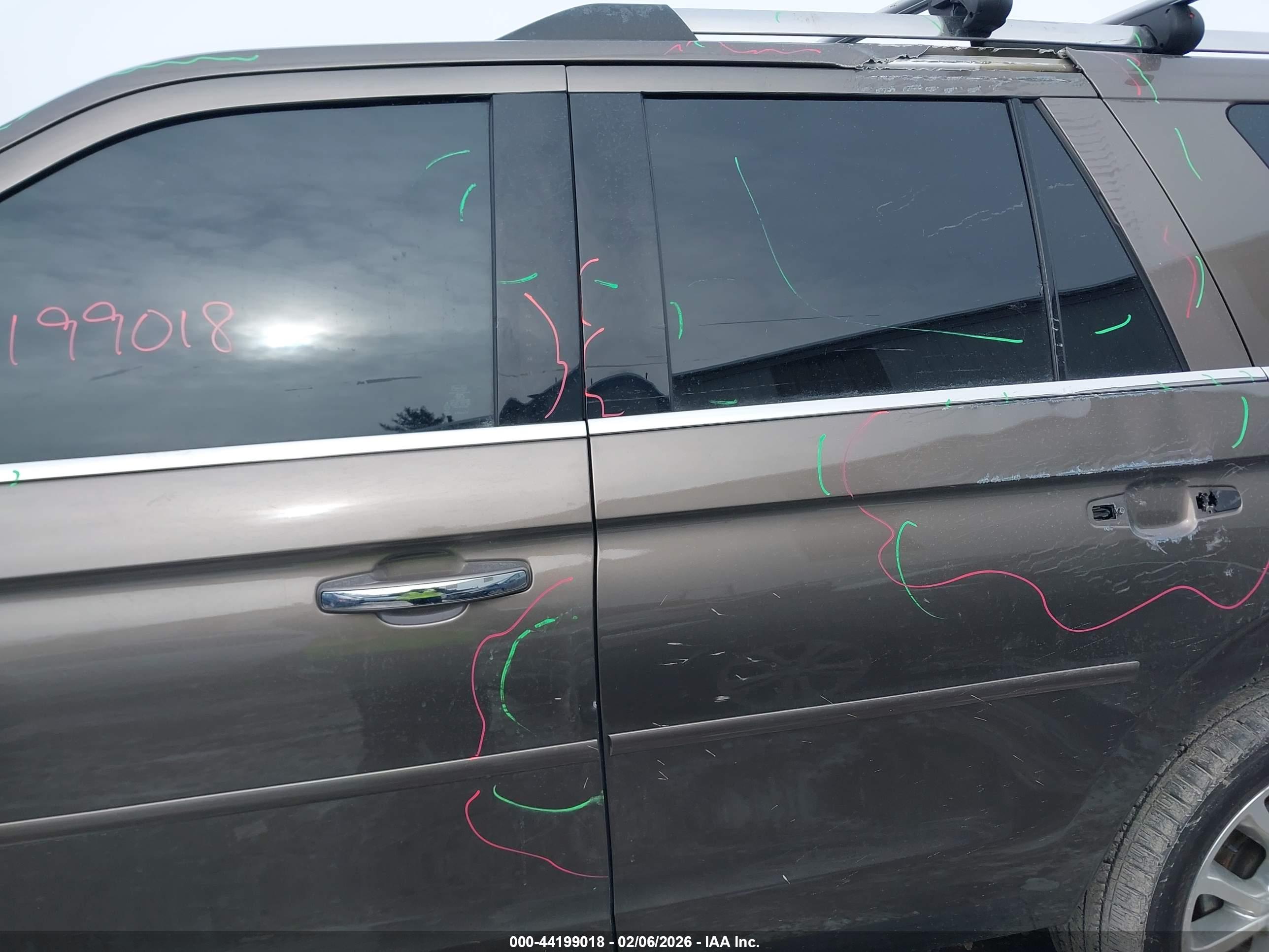 FORD EXPEDITION image 6
