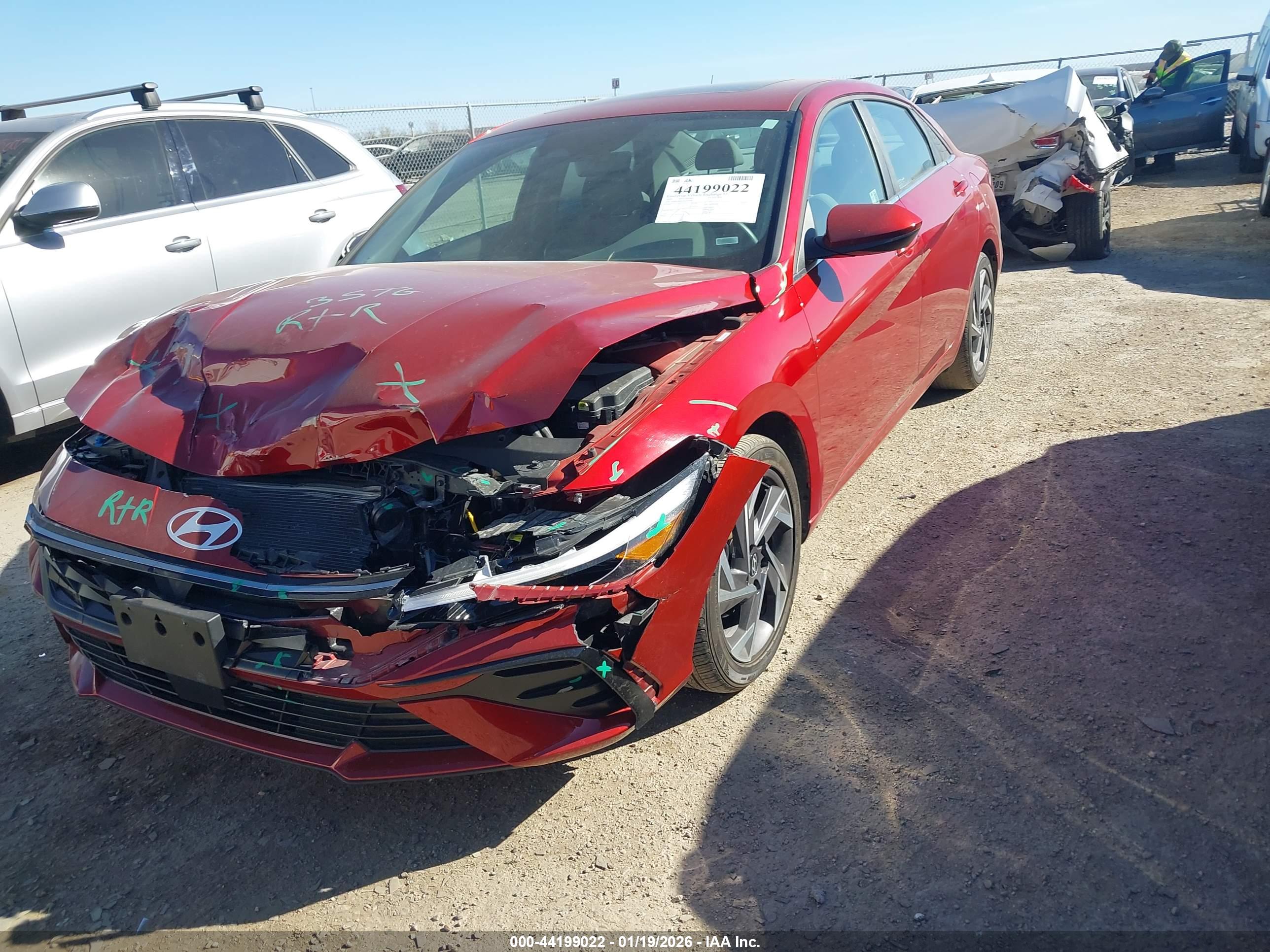 HYUNDAI ELANTRA image 2