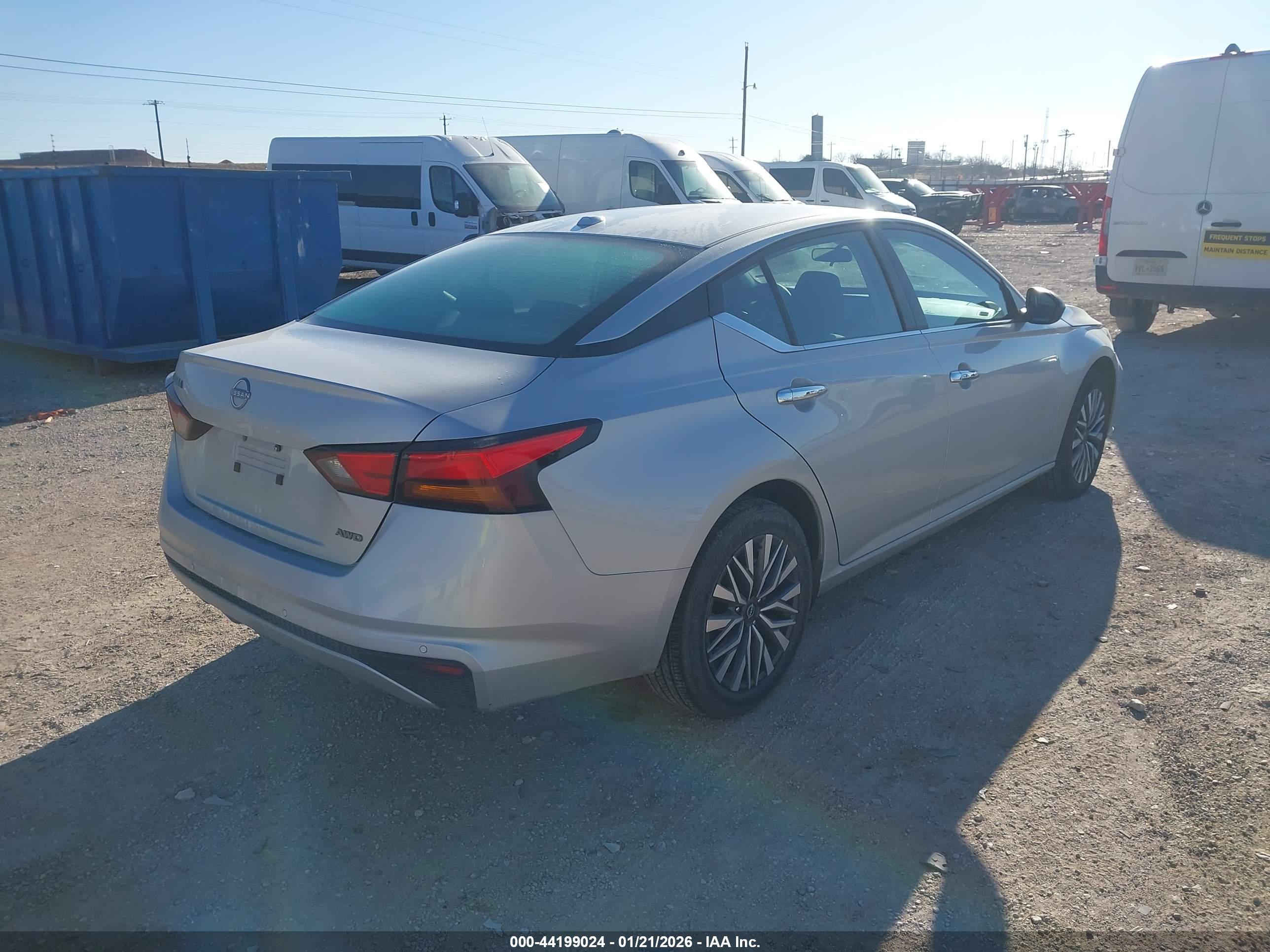 NISSAN ALTIMA image 4