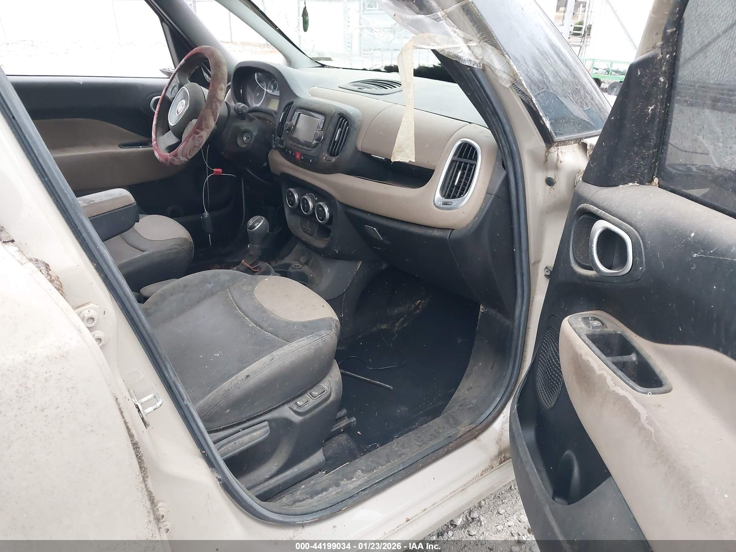 FIAT 500L image 5