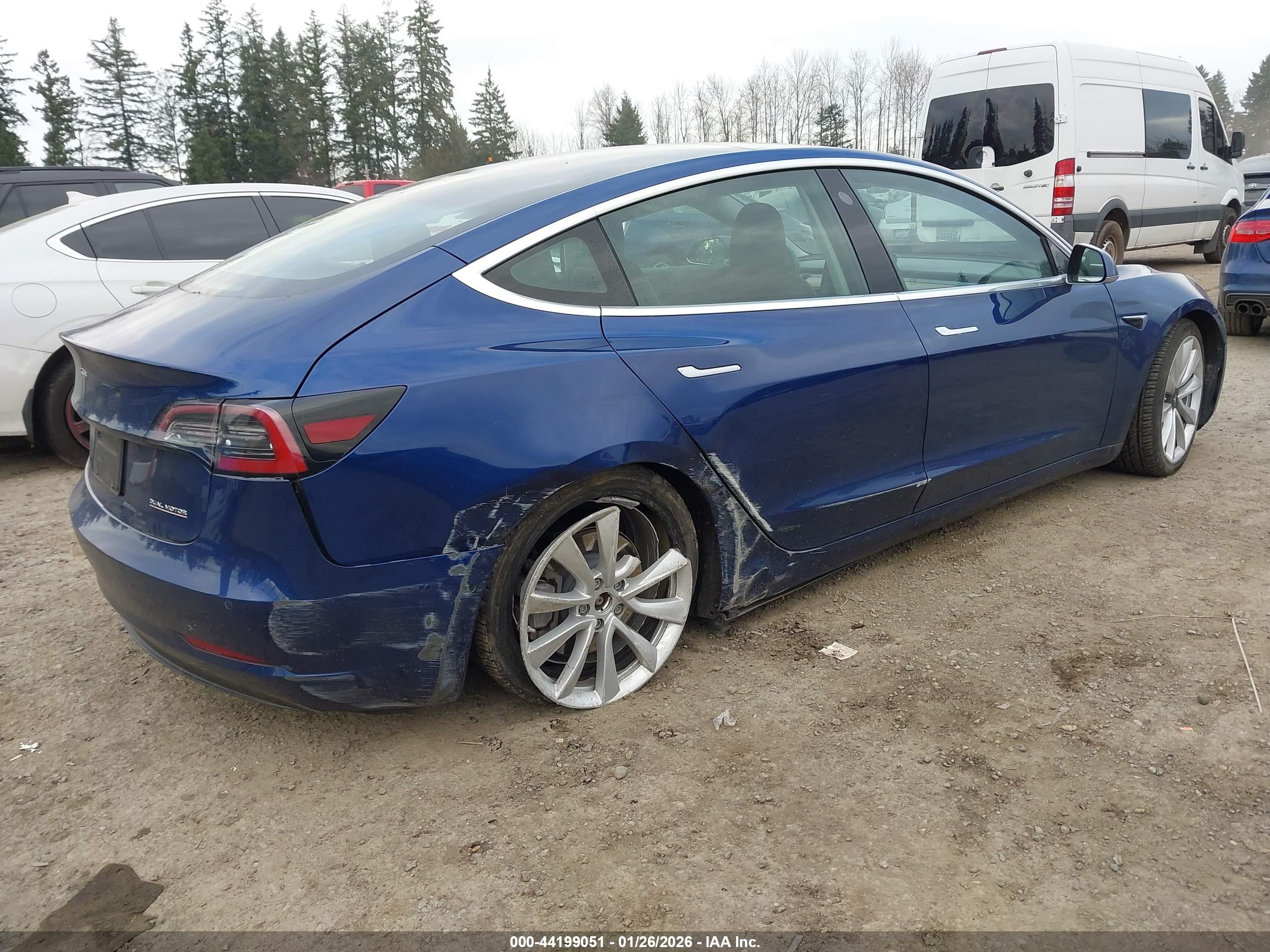 TESLA MODEL image 4