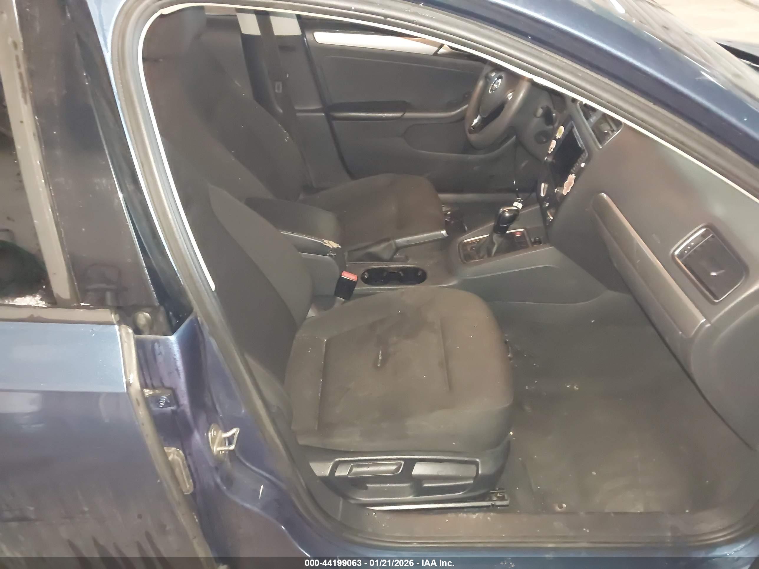 VOLKSWAGEN JETTA image 5