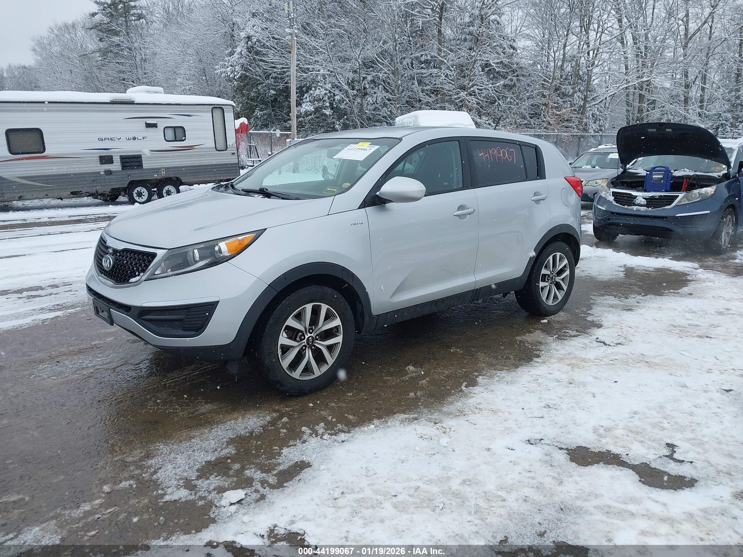 KIA SPORTAGE image 2